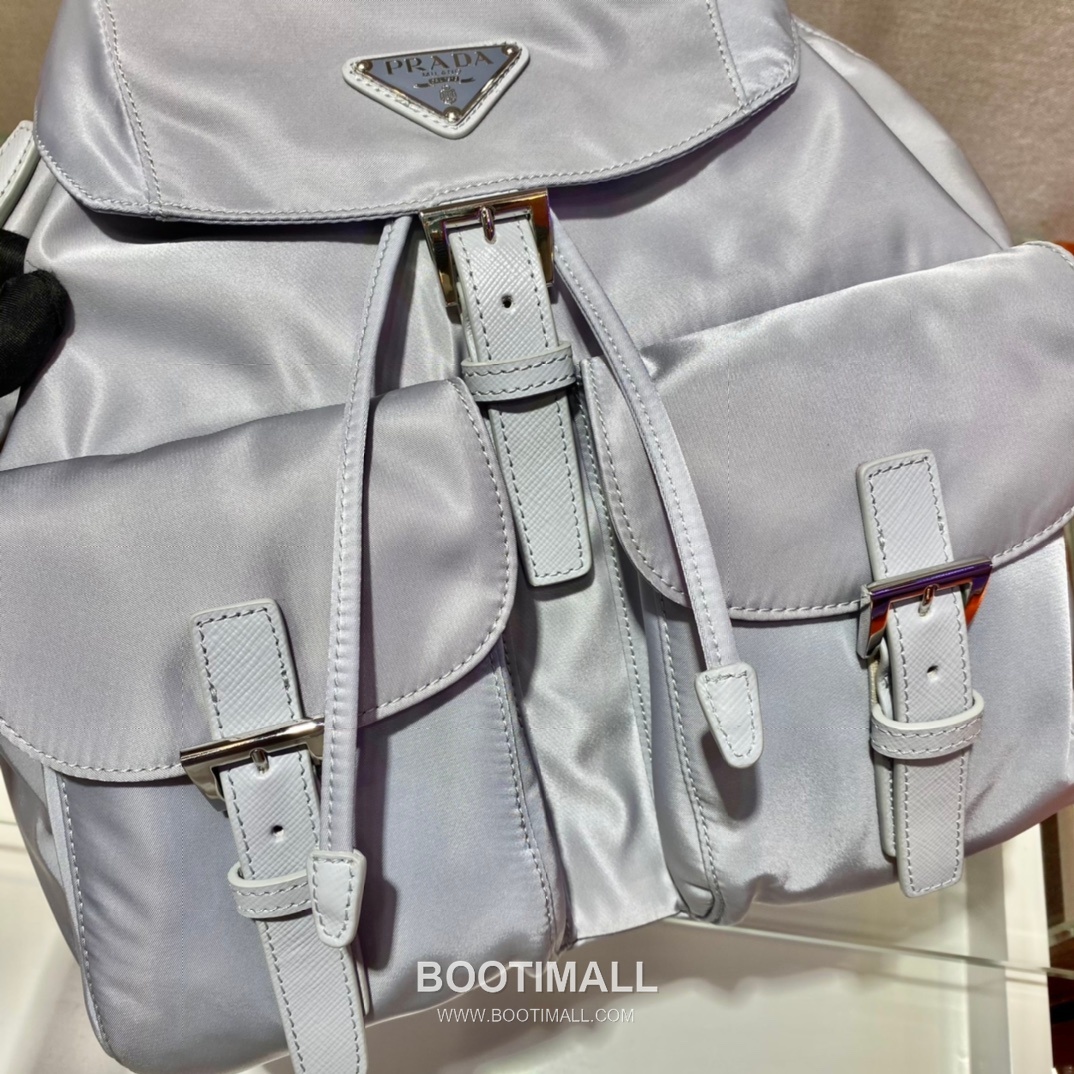 Prada Nylon Backpack with Saffiano Leather Trim and Detachable Pouch 프라다 나일론 사피아노 트림 탈부착 파우치 백팩 1BZ811 30cm 3