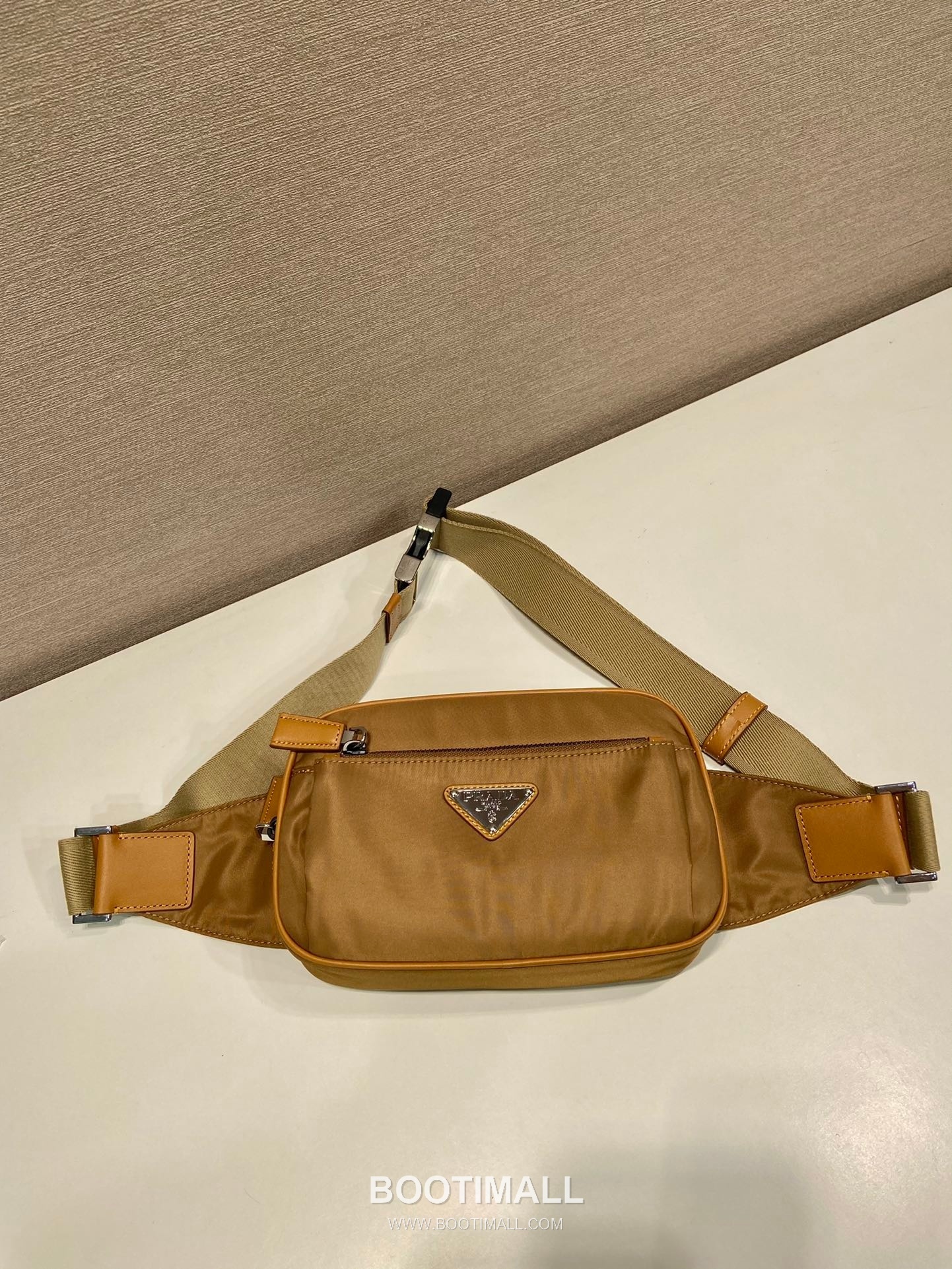 Prada Nylon Belt Bag with Triangle Logo and Adjustable Strap 프라다 나일론 트라이앵글 로고 스트랩 벨트백 2VL977 21cm 3
