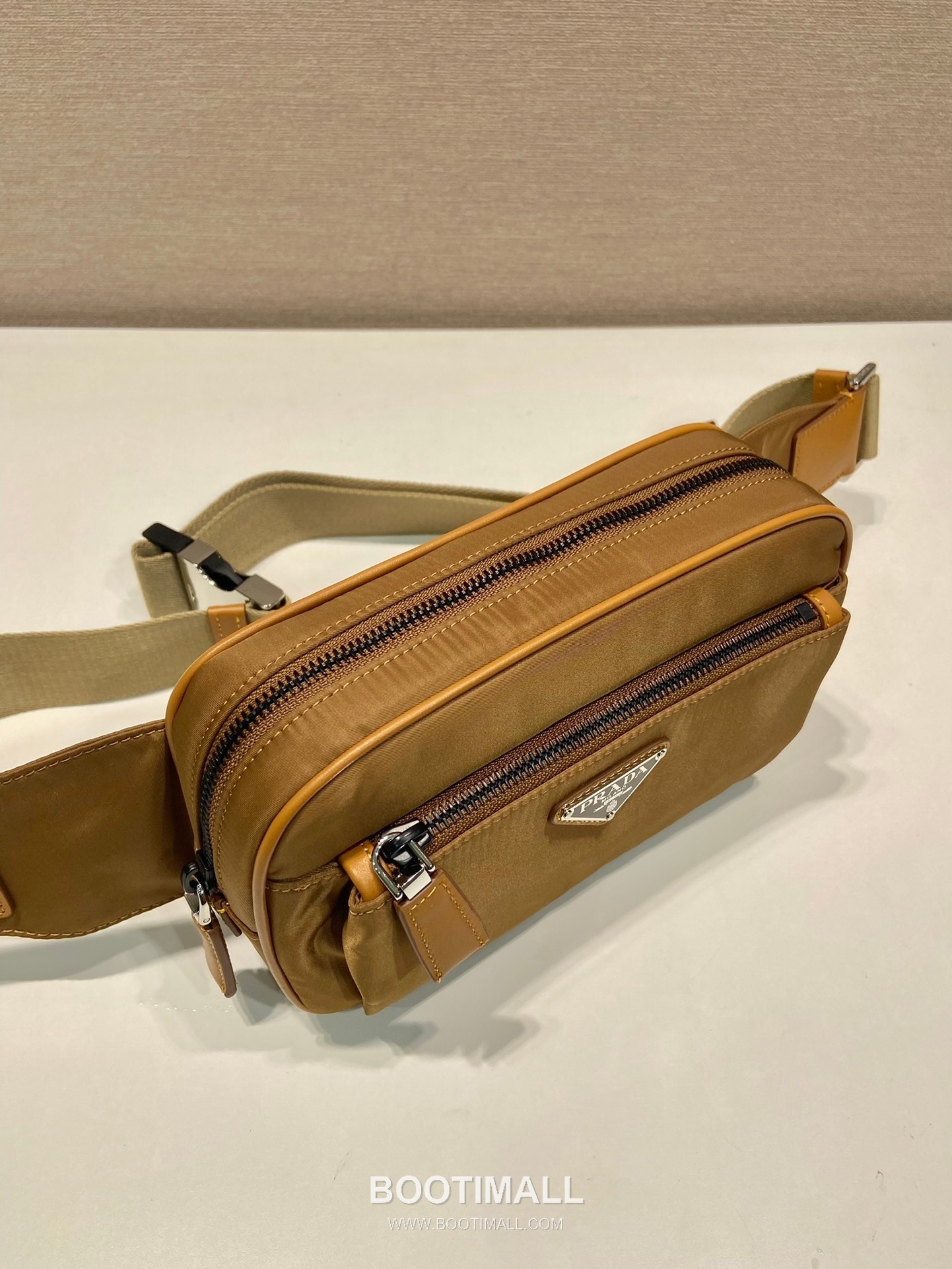 Prada Nylon Belt Bag with Triangle Logo and Adjustable Strap 프라다 나일론 트라이앵글 로고 스트랩 벨트백 2VL977 21cm 4