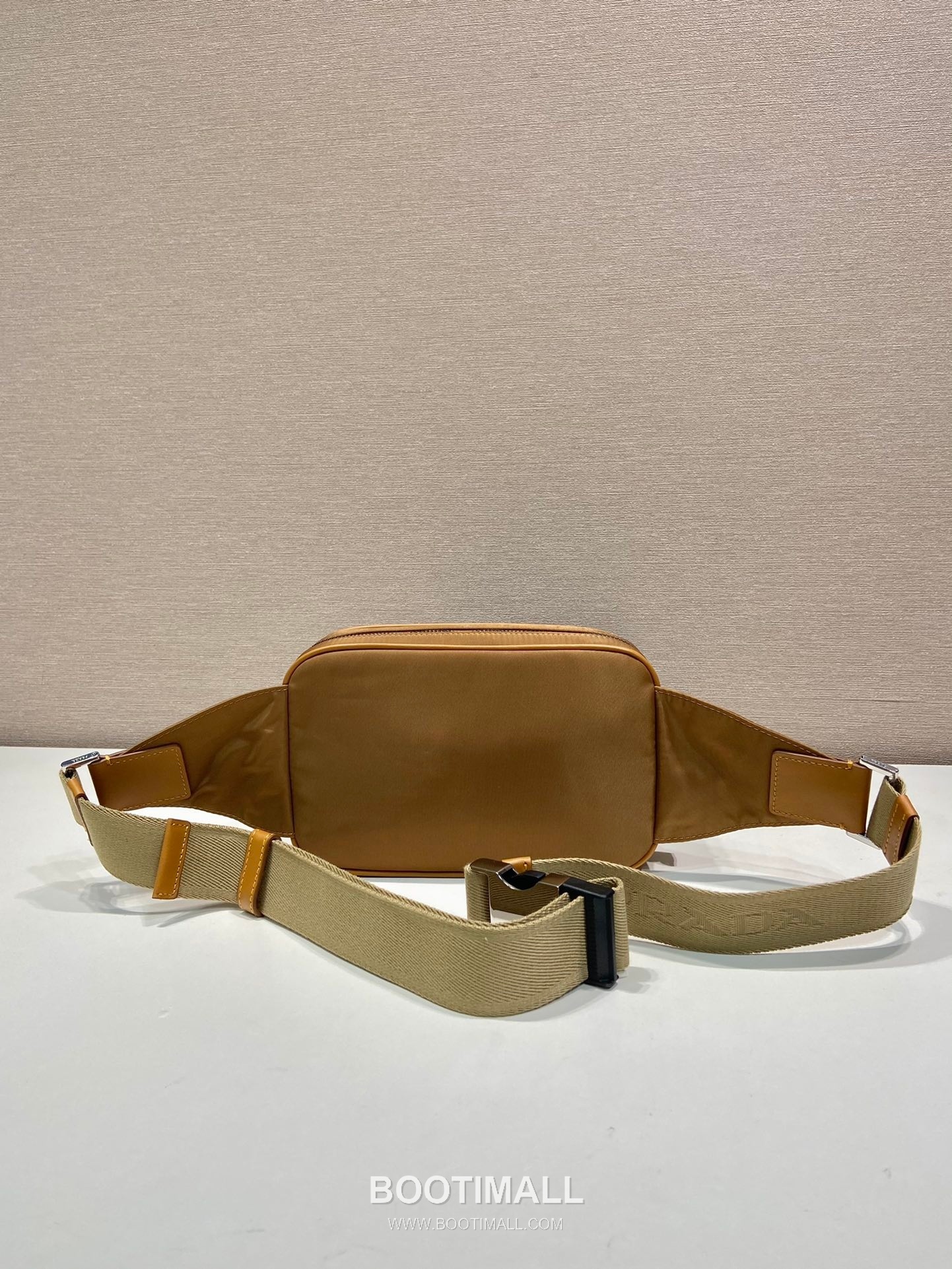 Prada Nylon Belt Bag with Triangle Logo and Adjustable Strap 프라다 나일론 트라이앵글 로고 스트랩 벨트백 2VL977 21cm 5