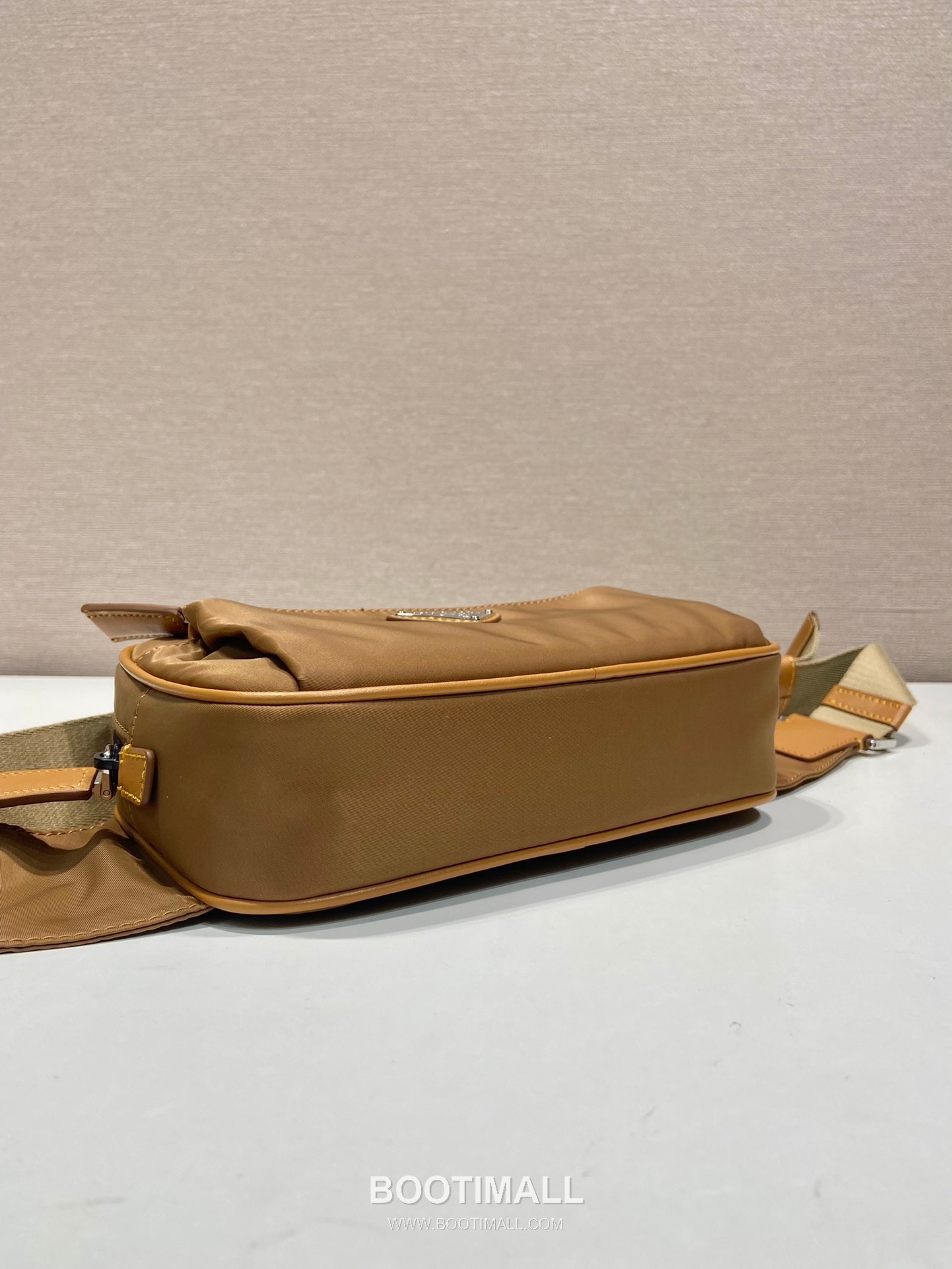 Prada Nylon Belt Bag with Triangle Logo and Adjustable Strap 프라다 나일론 트라이앵글 로고 스트랩 벨트백 2VL977 21cm 6