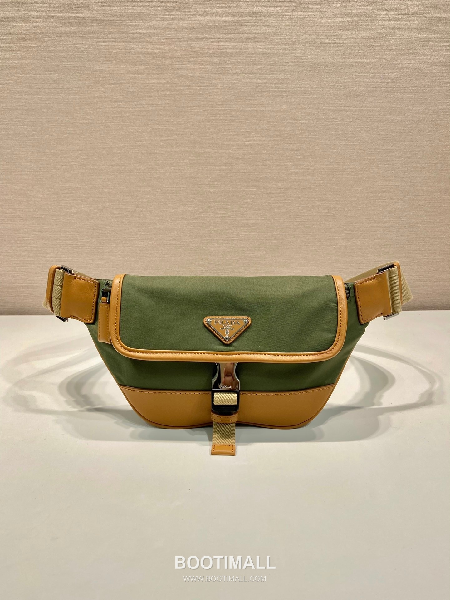Prada Nylon Belt Bag with Leather Trim and Buckle Detail 프라다 나일론 가죽 트림 버클 디테일 벨트백 2VH176 18cm 1