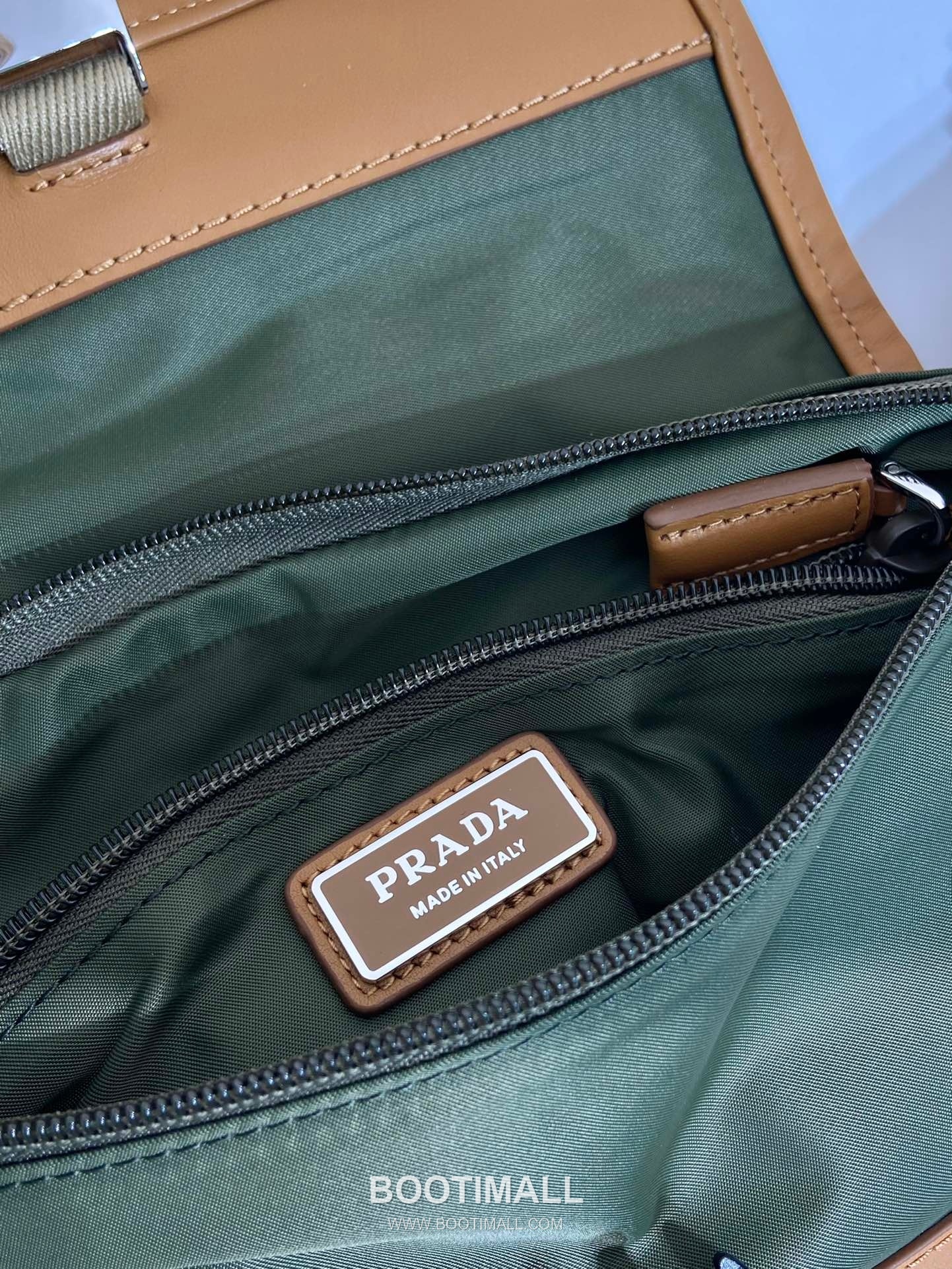 Prada Nylon Belt Bag with Leather Trim and Buckle Detail 프라다 나일론 가죽 트림 버클 디테일 벨트백 2VH176 18cm 9