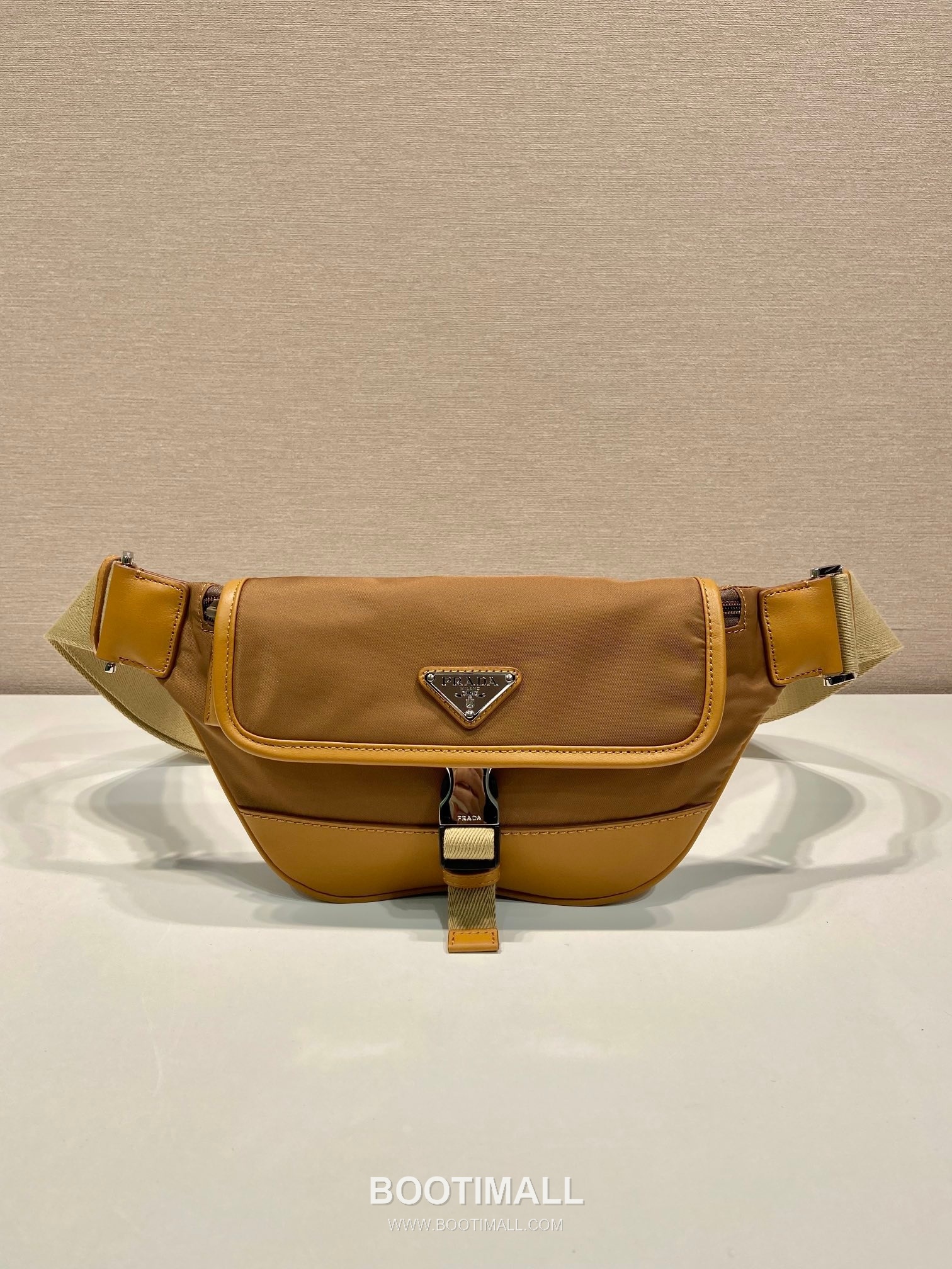 Prada Nylon Belt Bag with Leather Trim and Buckle Detail 프라다 나일론 가죽 트림 버클 디테일 벨트백 2VH176 18cm 1