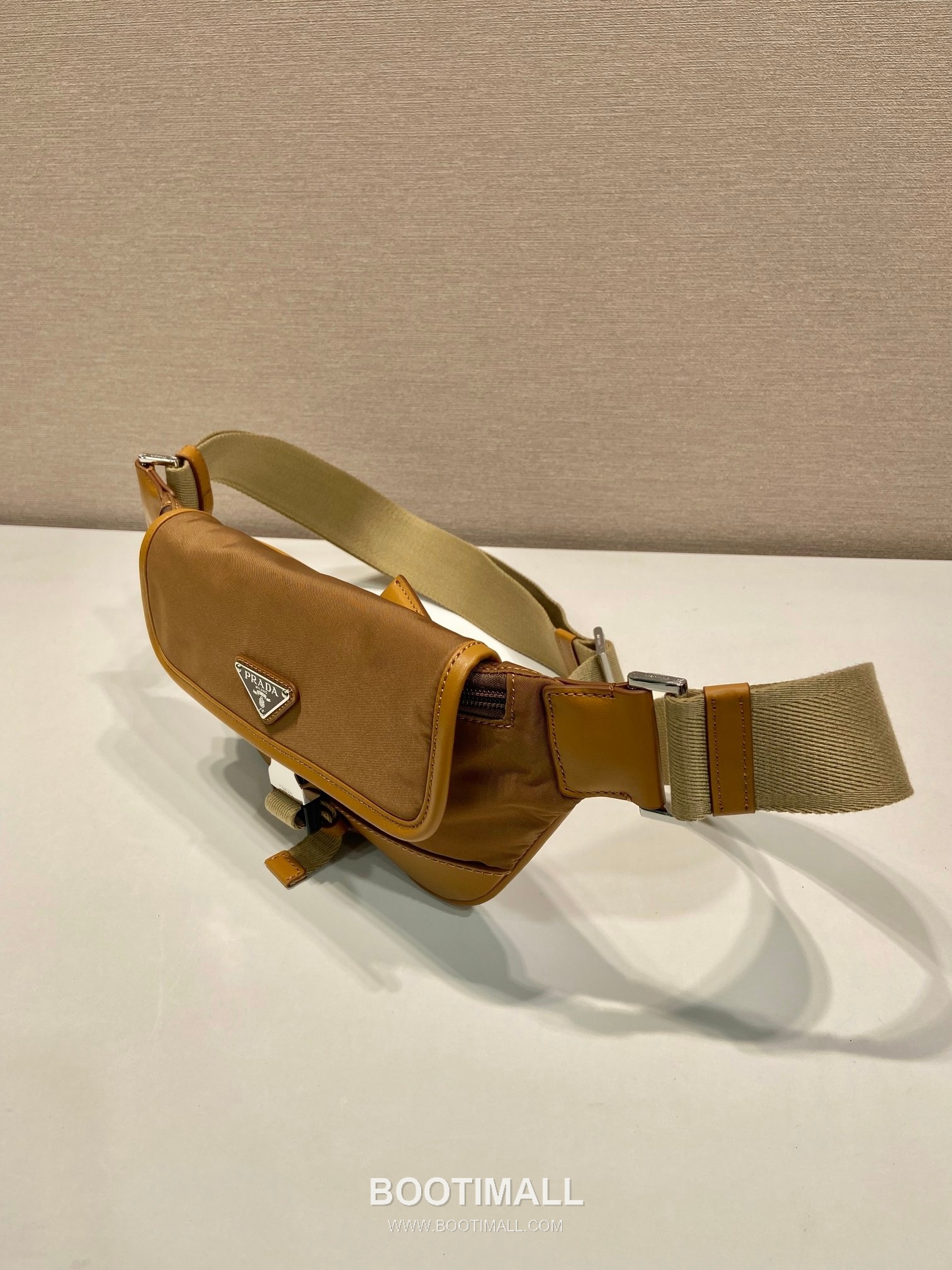 Prada Nylon Belt Bag with Leather Trim and Buckle Detail 프라다 나일론 가죽 트림 버클 디테일 벨트백 2VH176 18cm 3