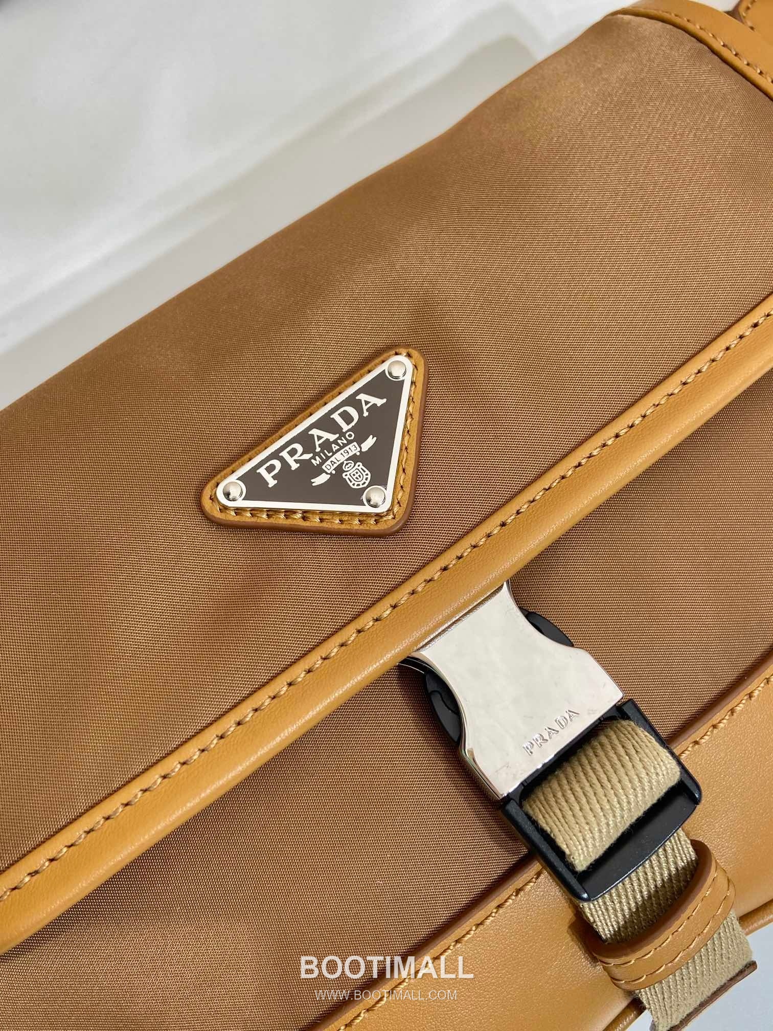 Prada Nylon Belt Bag with Leather Trim and Buckle Detail 프라다 나일론 가죽 트림 버클 디테일 벨트백 2VH176 18cm 7