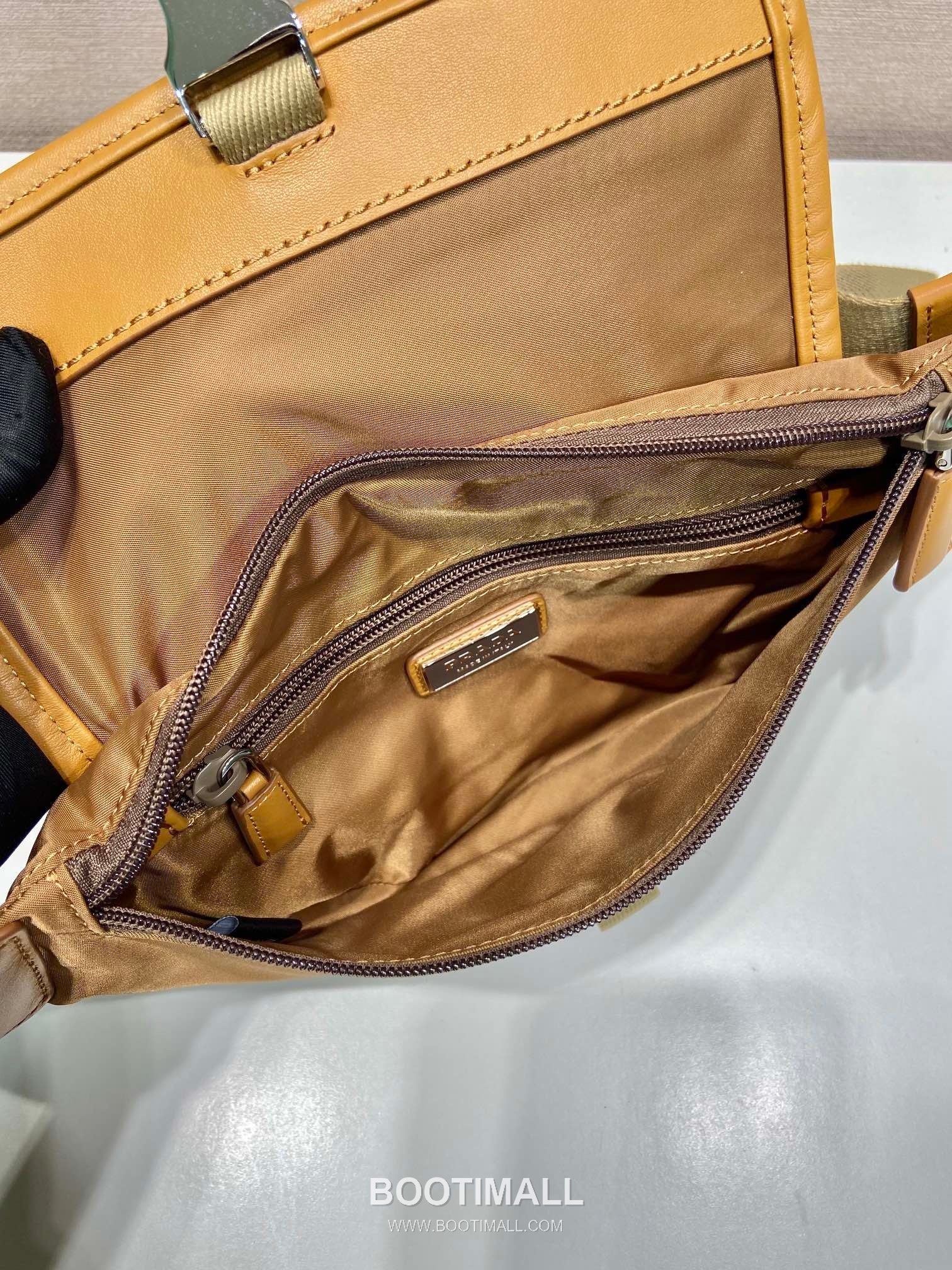 Prada Nylon Belt Bag with Leather Trim and Buckle Detail 프라다 나일론 가죽 트림 버클 디테일 벨트백 2VH176 18cm 8