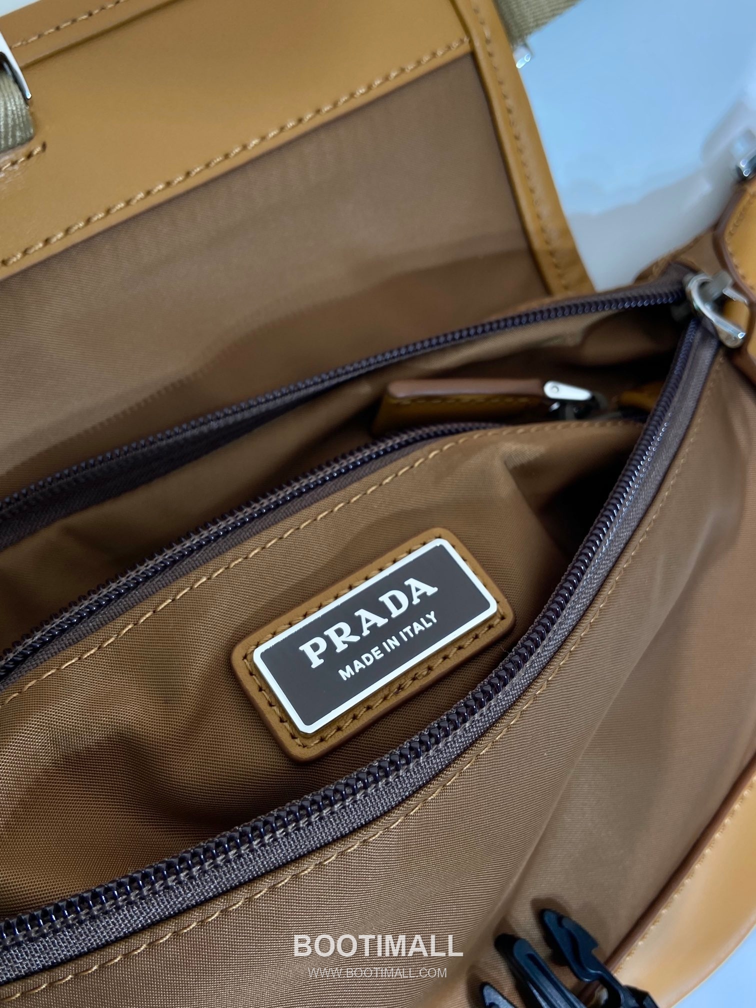 Prada Nylon Belt Bag with Leather Trim and Buckle Detail 프라다 나일론 가죽 트림 버클 디테일 벨트백 2VH176 18cm 9