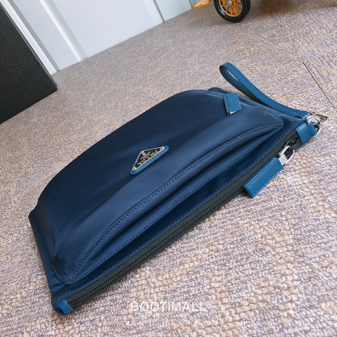 Prada Nylon Saffiano Leather Clutch Bag with Wrist Strap and Zip Pocket 프라다 나일론 사피아노 레더 스트랩 지퍼 클러치백 2NH007 28cm 5