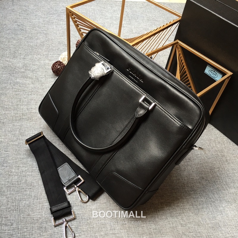 Prada Calfskin Leather Tote Bag with Front Pocket and Multi Compartment 프라다 카프스킨 가죽 프론트 포켓 멀티 컴파트먼트 토트백 0912 38cm 1