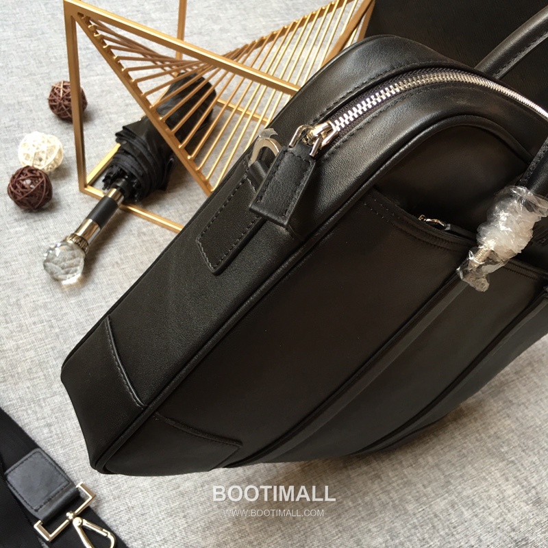 Prada Calfskin Leather Tote Bag with Front Pocket and Multi Compartment 프라다 카프스킨 가죽 프론트 포켓 멀티 컴파트먼트 토트백 0912 38cm 7