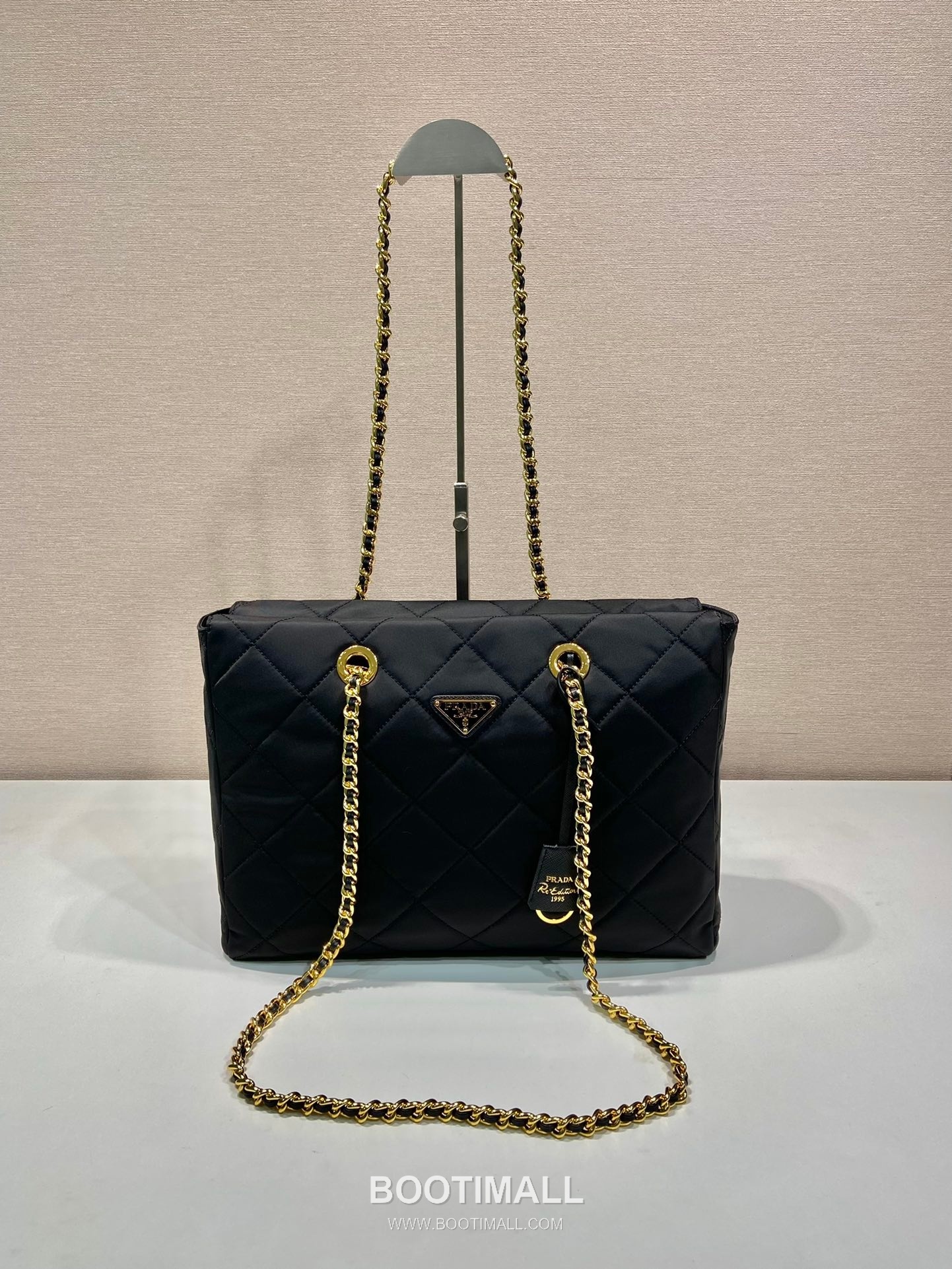 Prada Quilted Nylon Hobo Bag with Chain Strap and Zip Closure 프라다 퀼팅 나일론 체인 스트랩 지퍼 호보백 1BG467 35cm 1
