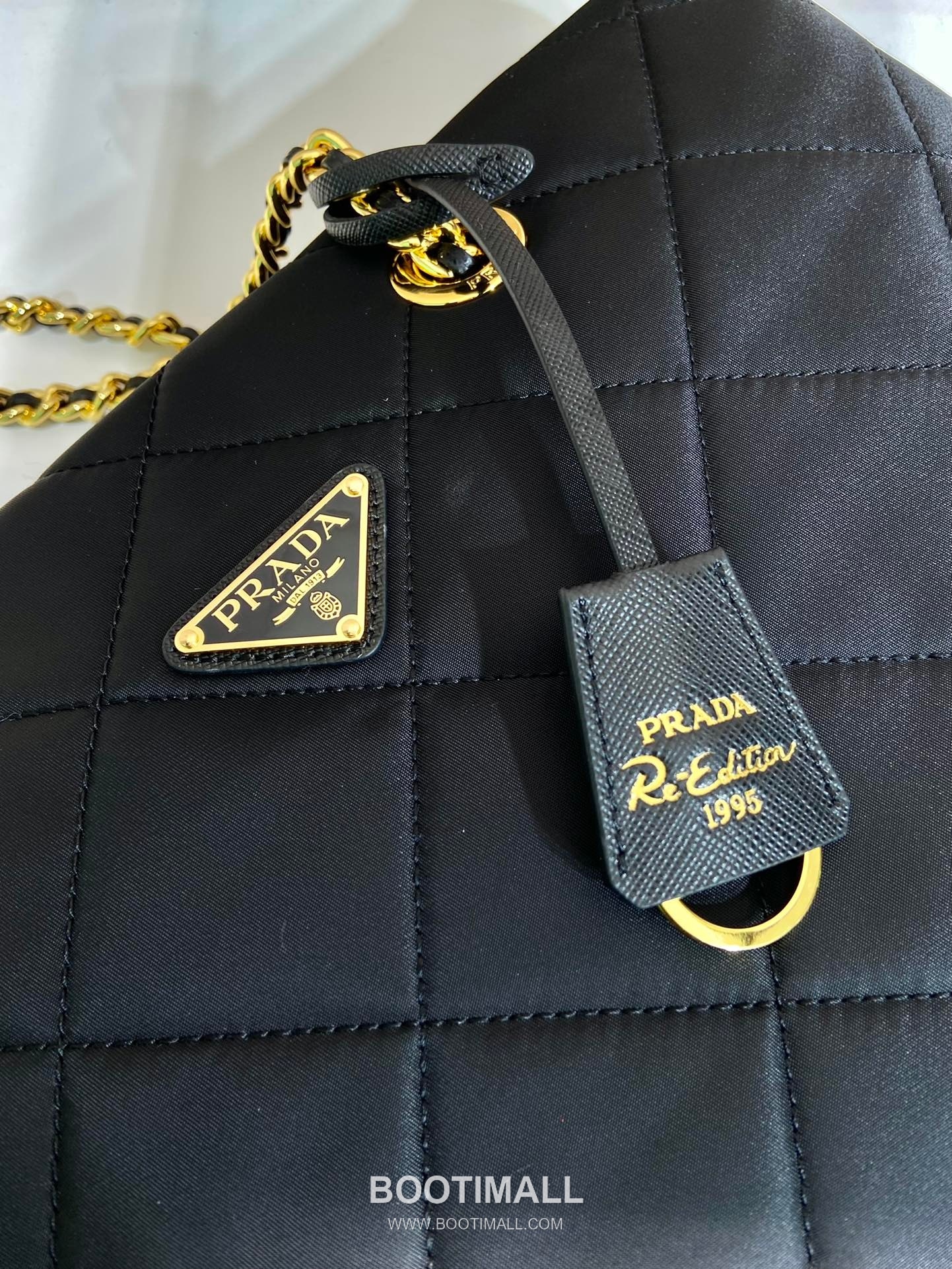 Prada Quilted Nylon Hobo Bag with Chain Strap and Zip Closure 프라다 퀼팅 나일론 체인 스트랩 지퍼 호보백 1BG467 35cm 7