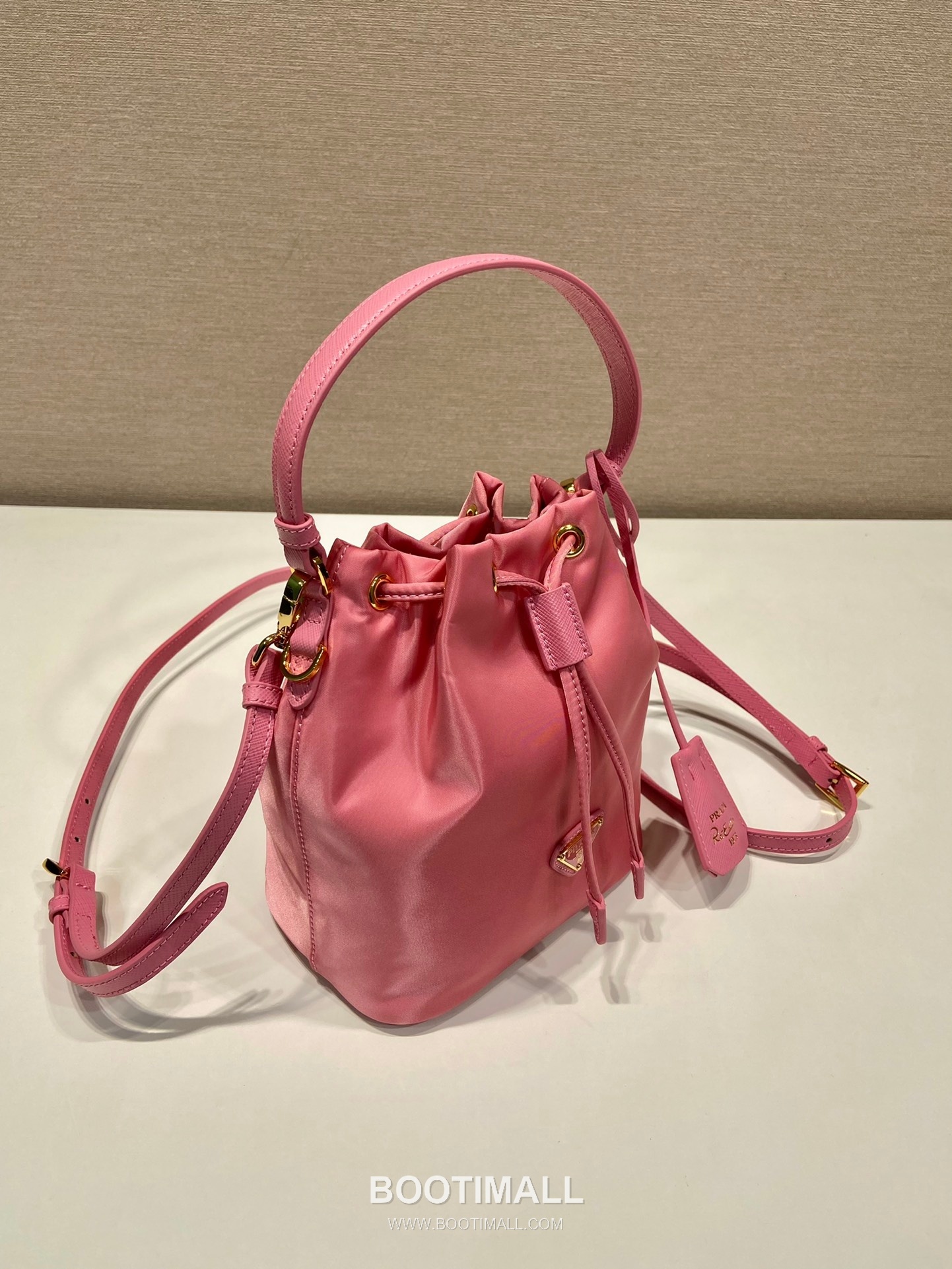 Prada Nylon Bucket Bag with Leather Strap and Key Holder Detail 프라다 나일론 레더 스트랩 키홀더 버킷백 1BE067 15.5cm 3