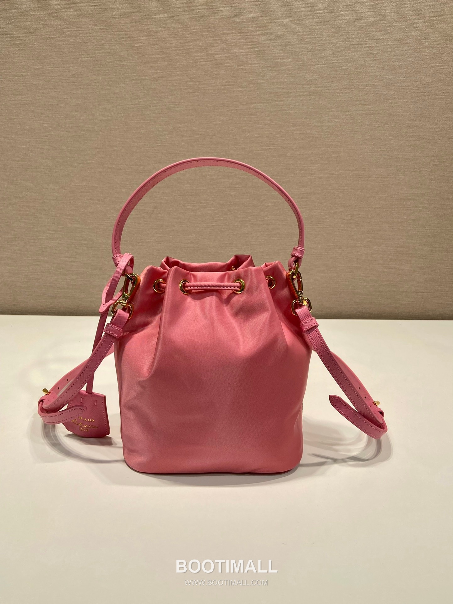 Prada Nylon Bucket Bag with Leather Strap and Key Holder Detail 프라다 나일론 레더 스트랩 키홀더 버킷백 1BE067 15.5cm 4