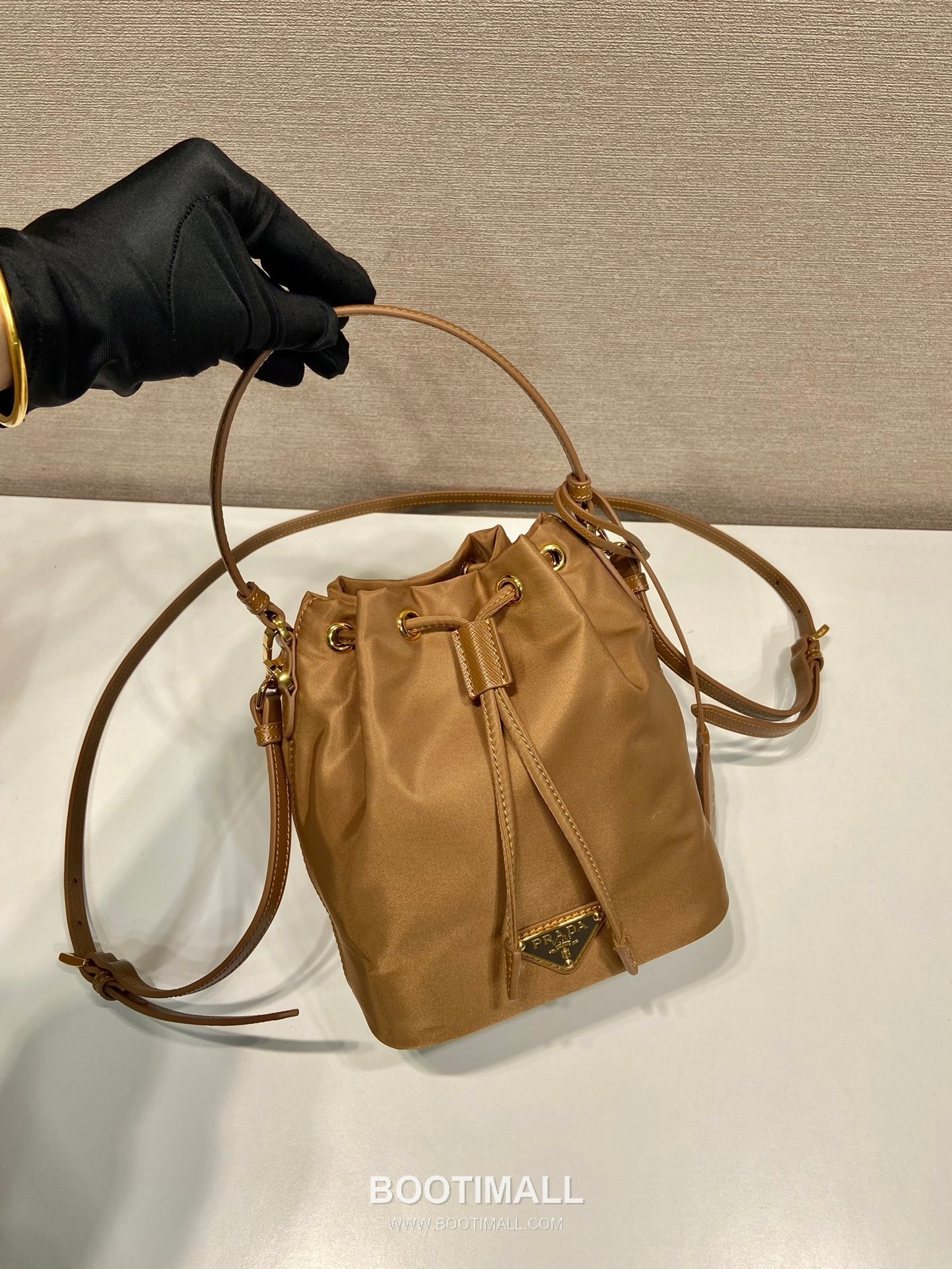 Prada Nylon Bucket Bag with Leather Strap and Key Holder Detail 프라다 나일론 레더 스트랩 키홀더 버킷백 1BE067 15.5cm 2