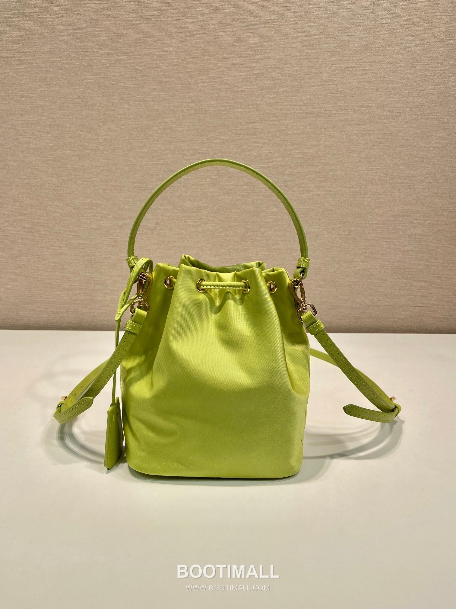 Prada Nylon Bucket Bag with Leather Strap and Key Holder Detail 프라다 나일론 레더 스트랩 키홀더 버킷백 1BE067 15.5cm 4