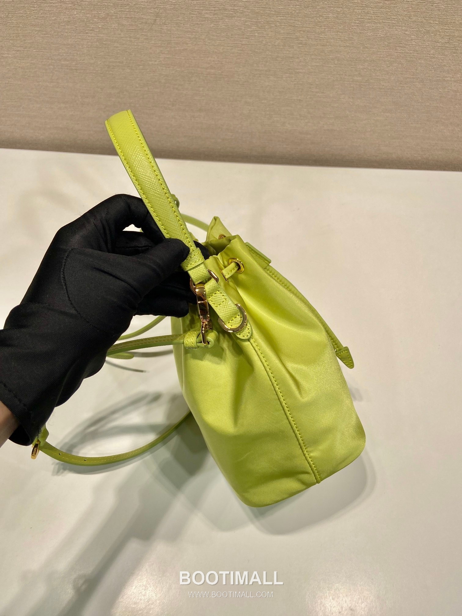 Prada Nylon Bucket Bag with Leather Strap and Key Holder Detail 프라다 나일론 레더 스트랩 키홀더 버킷백 1BE067 15.5cm 5