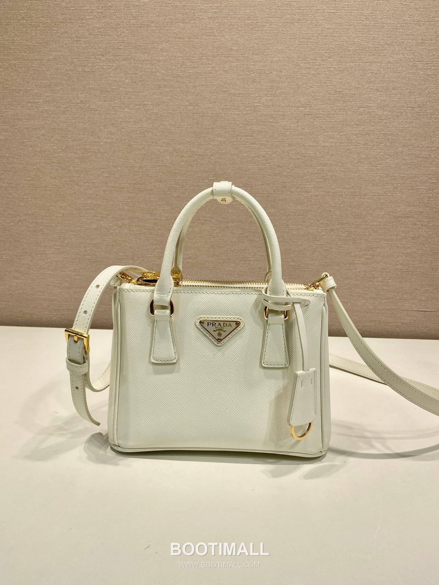 Prada Saffiano Leather Galleria Tote Bag with Strap and Triangle Logo 프라다 사피아노 가죽 갤러리아 스트랩 토트백 1BA906 20cm 1