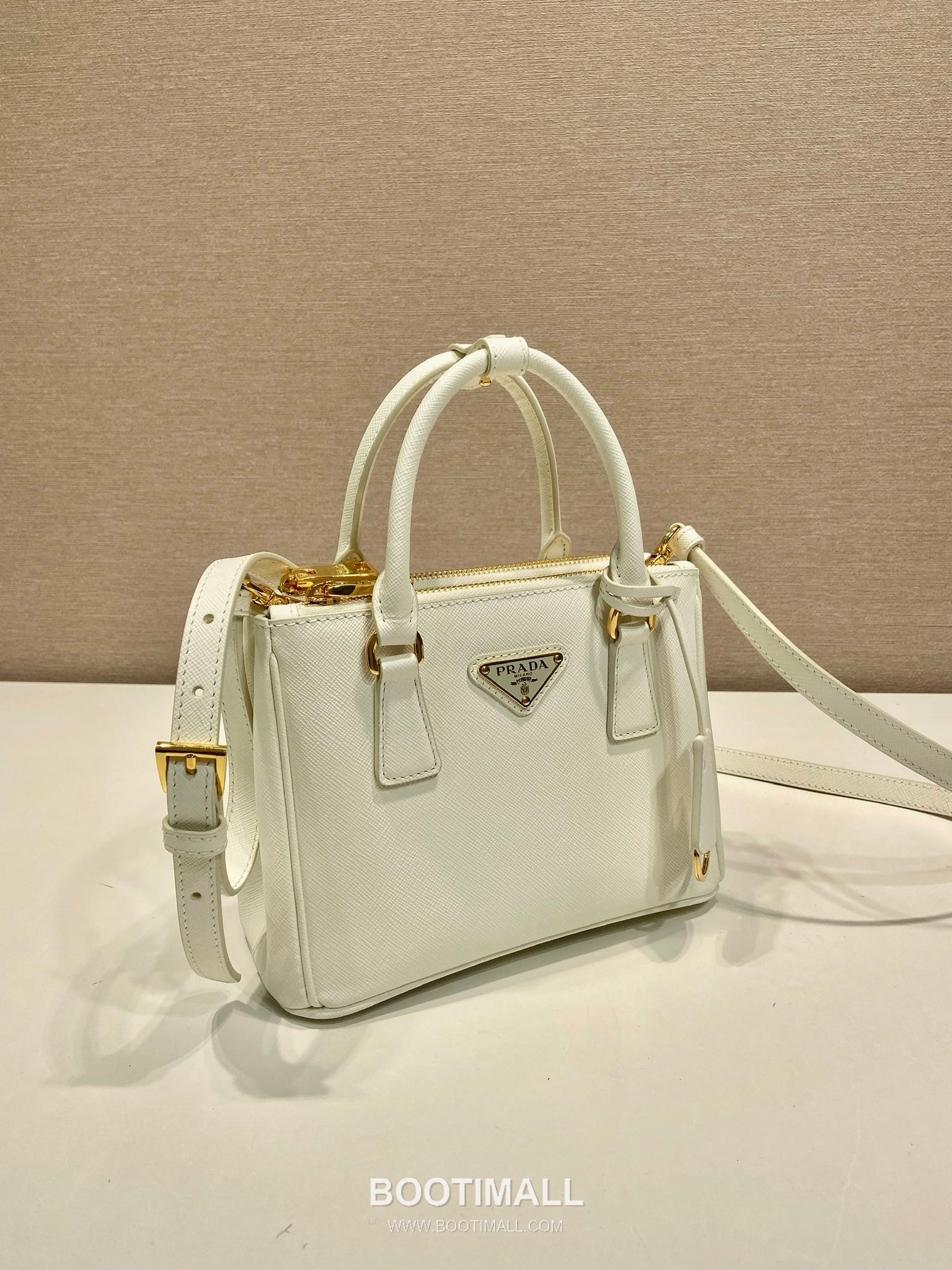 Prada Saffiano Leather Galleria Tote Bag with Strap and Triangle Logo 프라다 사피아노 가죽 갤러리아 스트랩 토트백 1BA906 20cm 2