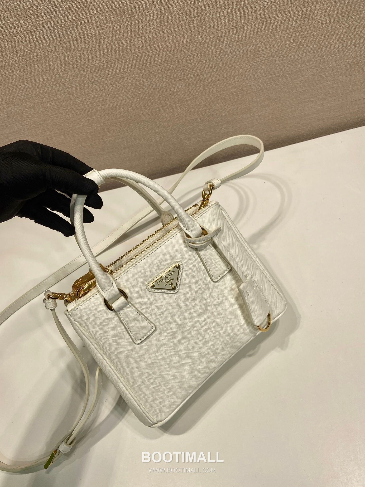 Prada Saffiano Leather Galleria Tote Bag with Strap and Triangle Logo 프라다 사피아노 가죽 갤러리아 스트랩 토트백 1BA906 20cm 3