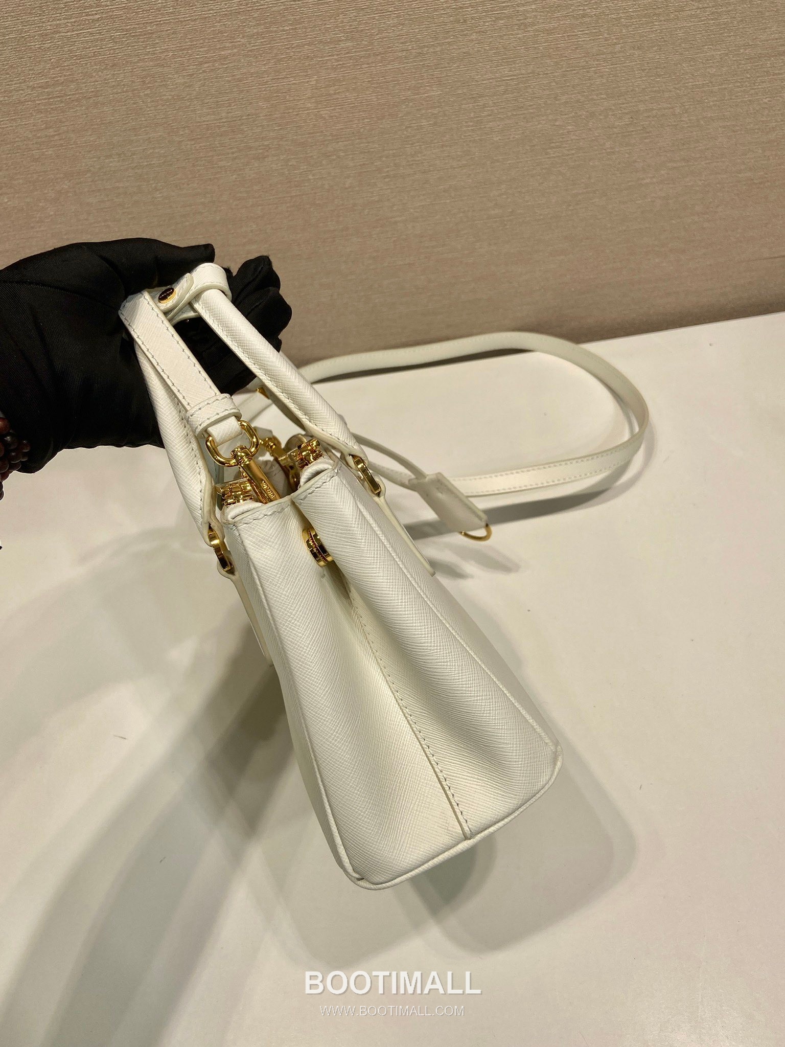 Prada Saffiano Leather Galleria Tote Bag with Strap and Triangle Logo 프라다 사피아노 가죽 갤러리아 스트랩 토트백 1BA906 20cm 5