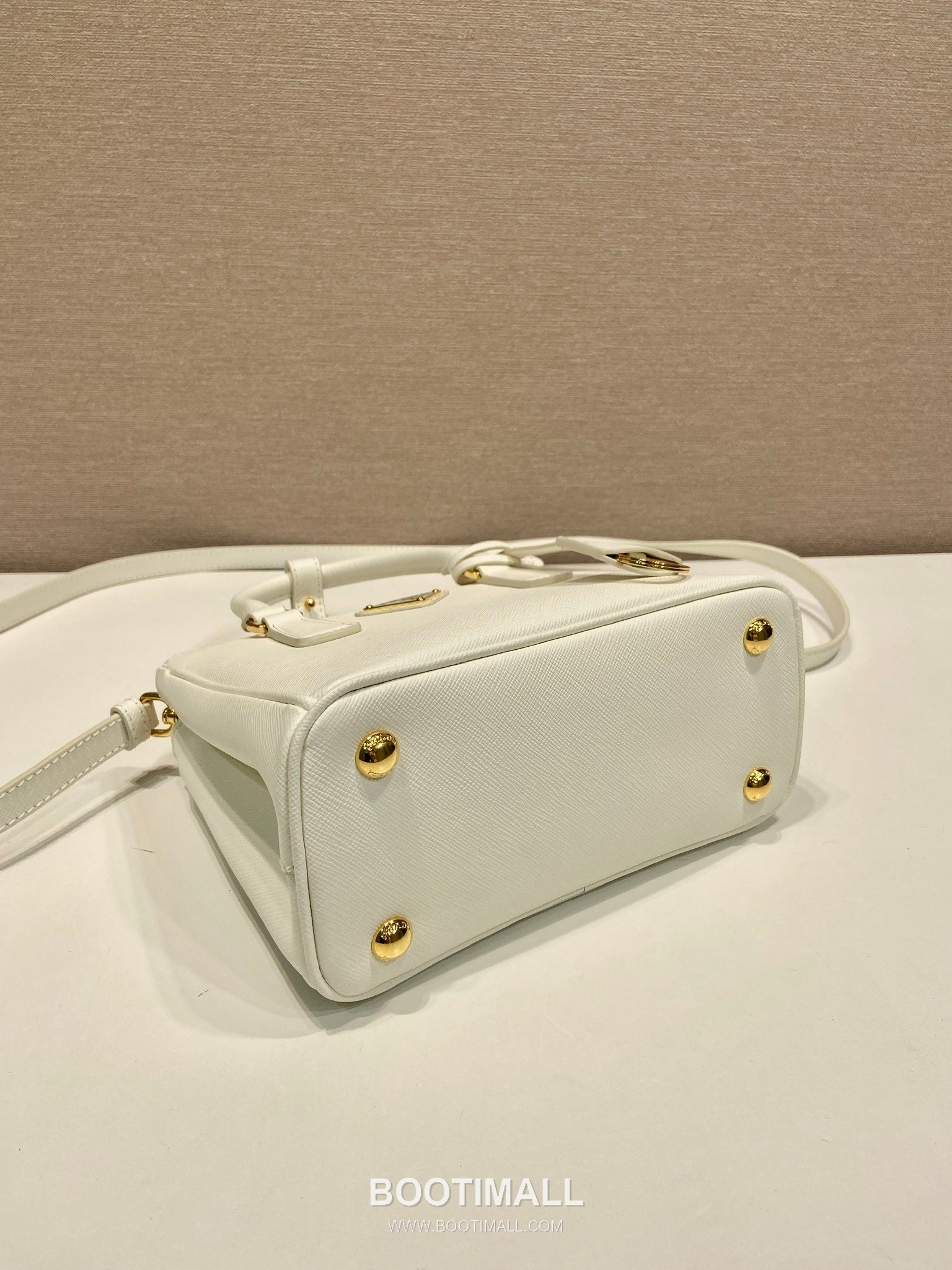 Prada Saffiano Leather Galleria Tote Bag with Strap and Triangle Logo 프라다 사피아노 가죽 갤러리아 스트랩 토트백 1BA906 20cm 6