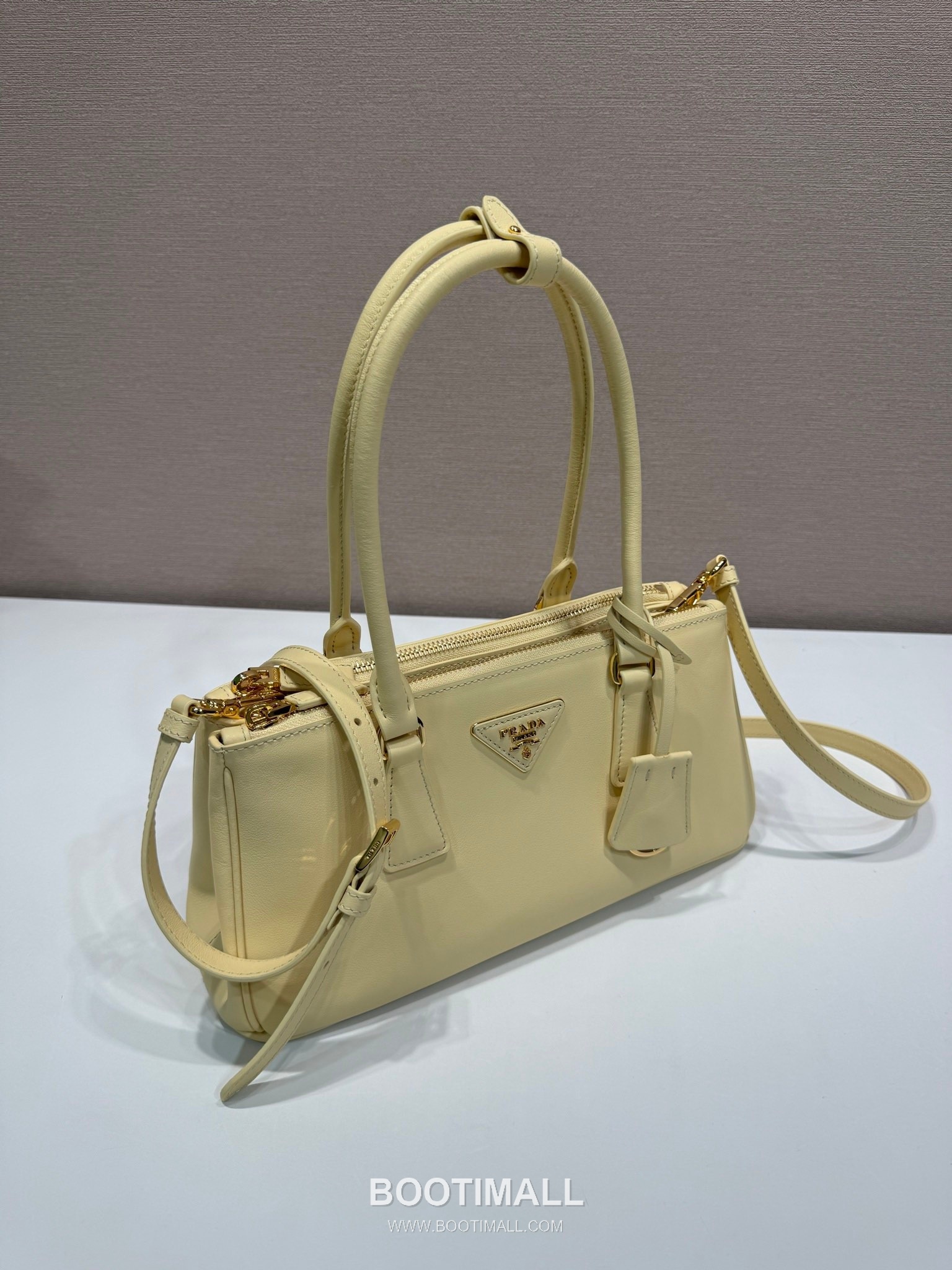 Prada Calfskin Leather Galleria Tote Bag with Strap and Zip Detail 프라다 카프스킨 가죽 스트랩 지퍼 디테일 토트백 1BA457 28cm 2