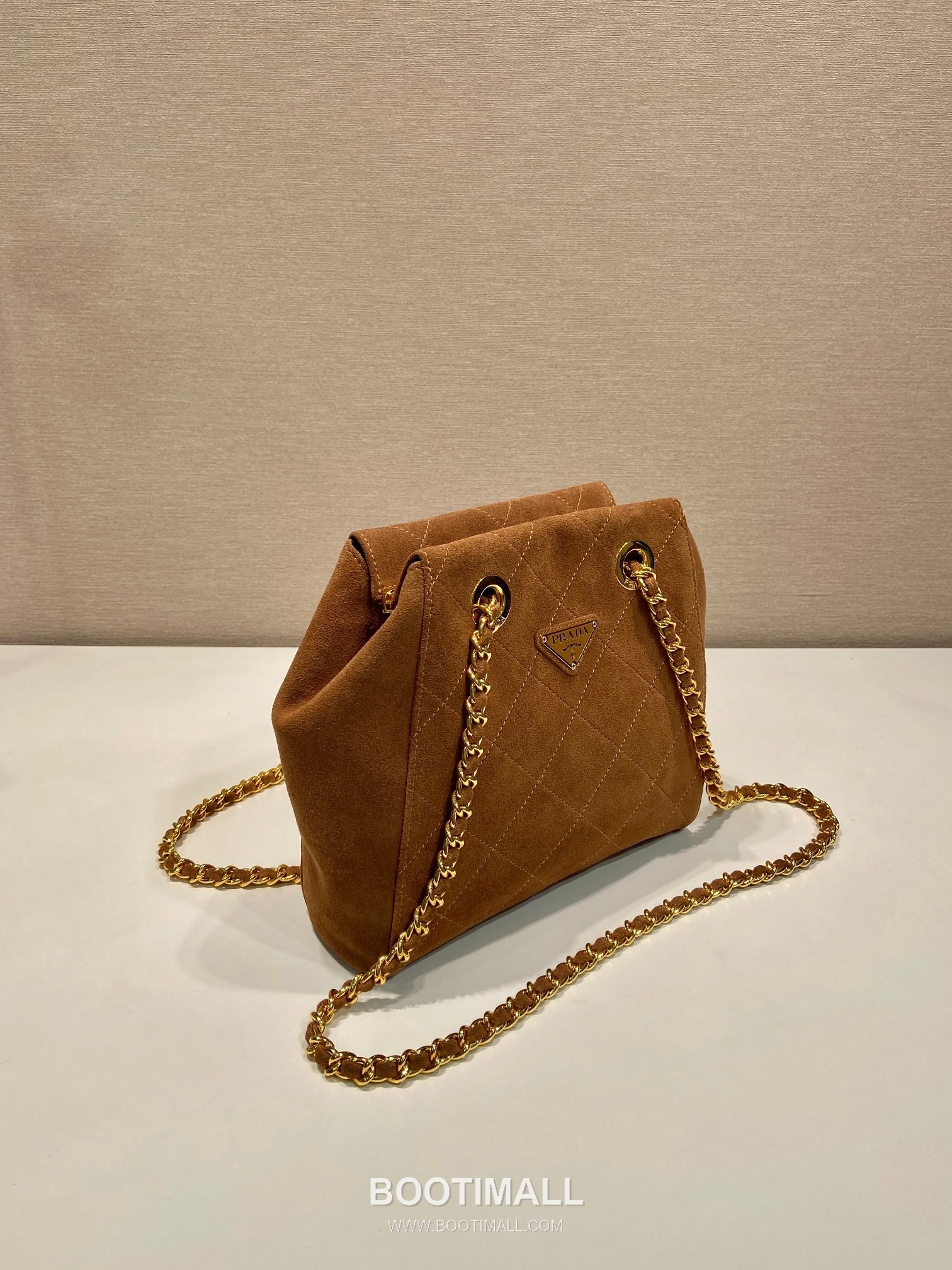 Prada Suede Leather Quilted Hobo Bag with Chain Strap and Drawstring Closure 프라다 스웨이드 가죽 퀼팅 체인 스트랩 드로스트링 호보백 1BD602 24cm 4