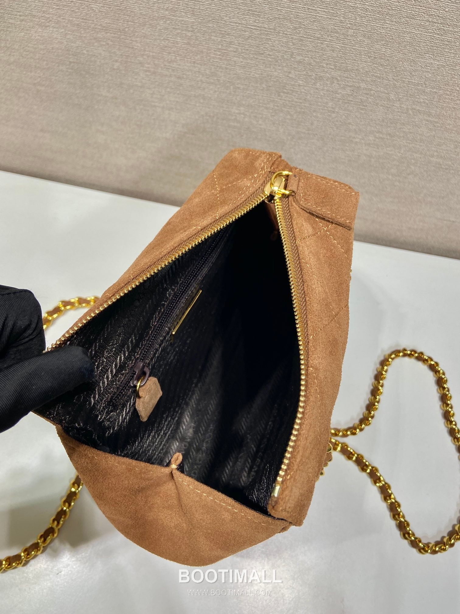 Prada Suede Leather Quilted Hobo Bag with Chain Strap and Drawstring Closure 프라다 스웨이드 가죽 퀼팅 체인 스트랩 드로스트링 호보백 1BD602 24cm 8