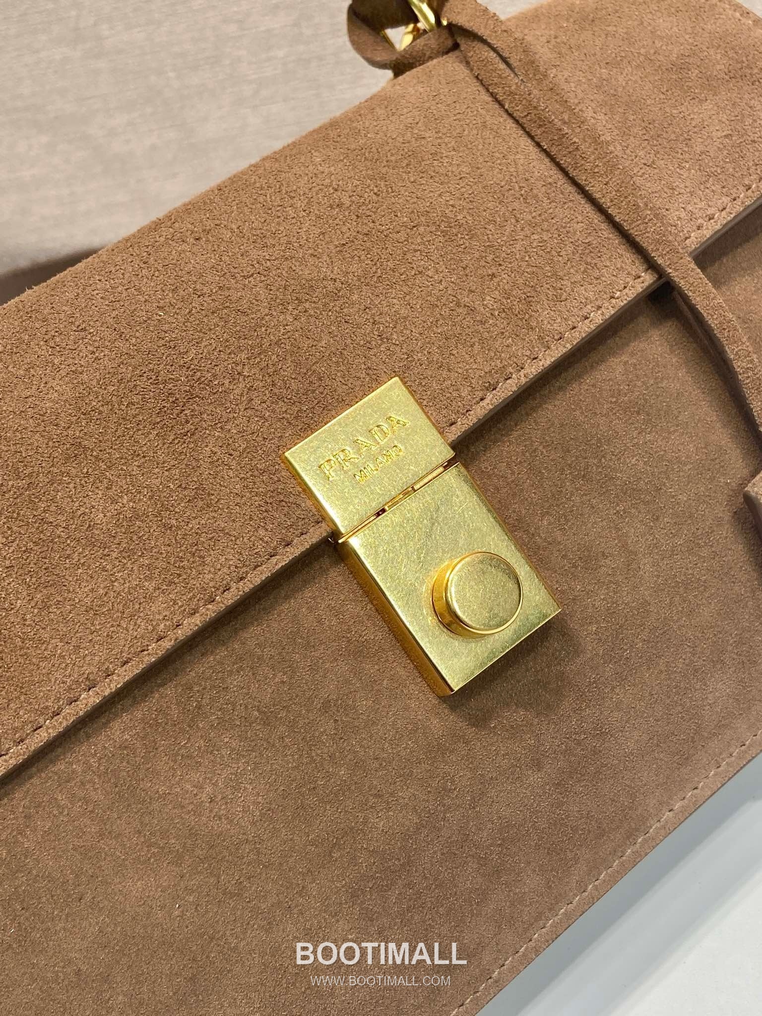 Prada Suede Leather Tote Bag with Dual Compartment and Adjustable Strap 프라다 스웨이드 가죽 듀얼 컴파트먼트 스트랩 토트백 1BN023 28cm 7