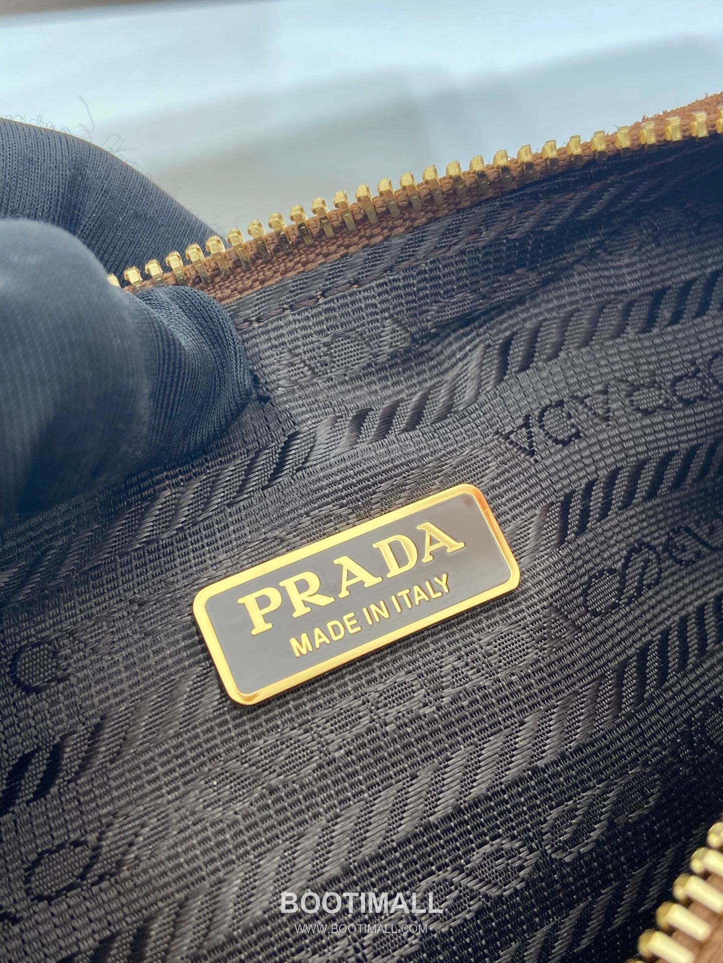 Prada Suede Calfskin Leather Hobo Bag with Chain Strap and Adjustable Shoulder Strap 프라다 스웨이드 카프스킨 체인 스트랩 조절 숄더 호보백 1BC204B 23cm 9