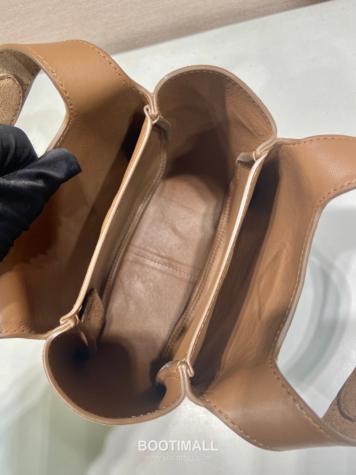 Prada Suede Calfskin Leather Mini Basket Tote Bag with Multi Compartment 프라다 스웨이드 카프스킨 멀티 컴파트먼트 미니 바스켓 토트백 1BA349 18cm 8