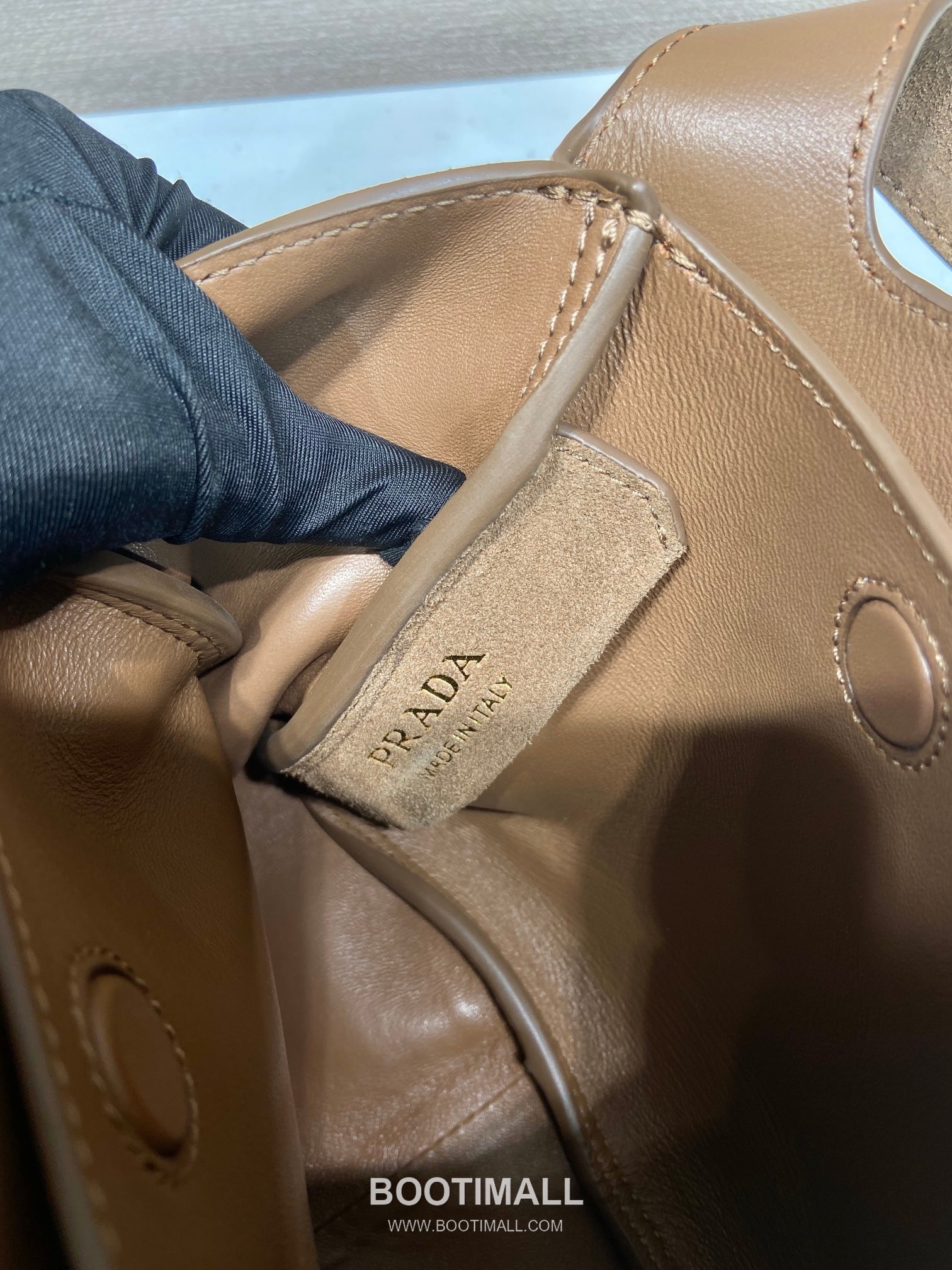 Prada Suede Calfskin Leather Mini Basket Tote Bag with Multi Compartment 프라다 스웨이드 카프스킨 멀티 컴파트먼트 미니 바스켓 토트백 1BA349 18cm 9