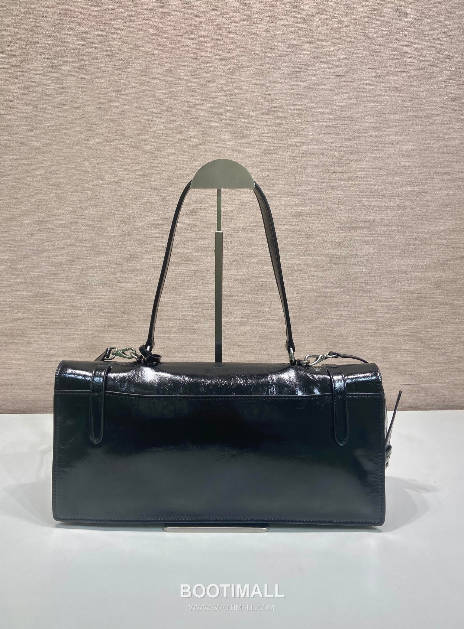 Prada Calfskin Leather Briefcase Style Tote Bag with Vertical Lock Detail 프라다 카프스킨 가죽 버티컬 락 디테일 브리프케이스 토트백 1BN024 38cm 4