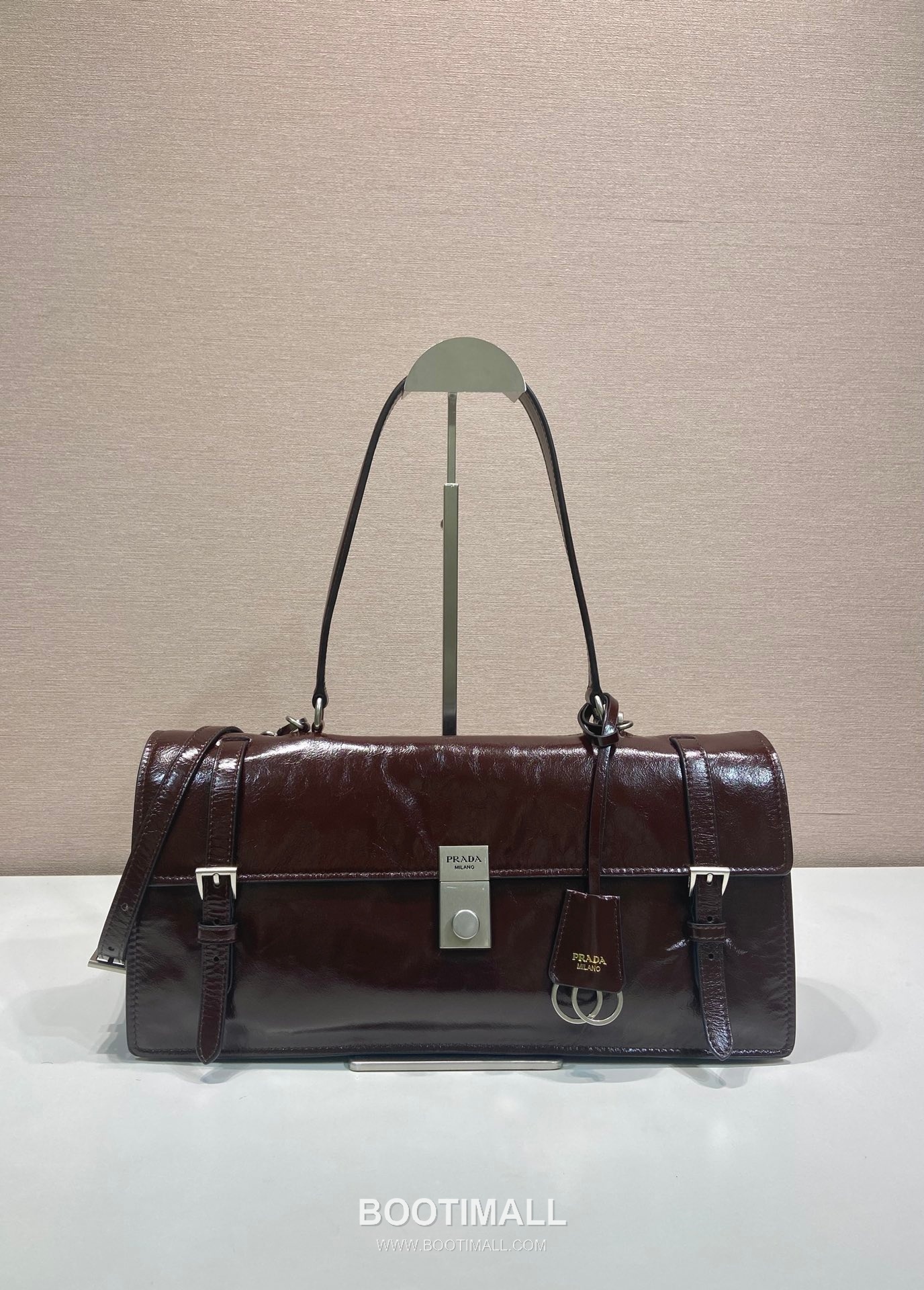 Prada Calfskin Leather Briefcase Style Tote Bag with Vertical Lock Detail 프라다 카프스킨 가죽 버티컬 락 디테일 브리프케이스 토트백 1BN024 38cm 1