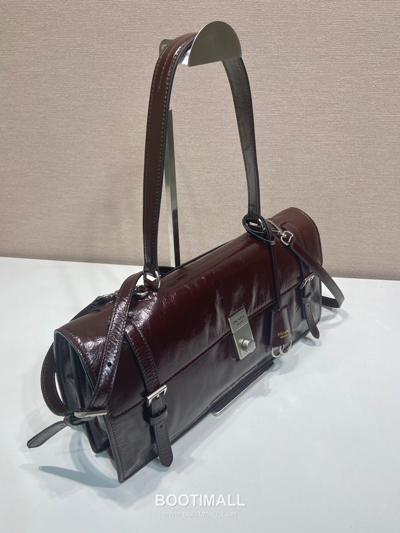 Prada Calfskin Leather Briefcase Style Tote Bag with Vertical Lock Detail 프라다 카프스킨 가죽 버티컬 락 디테일 브리프케이스 토트백 1BN024 38cm 3