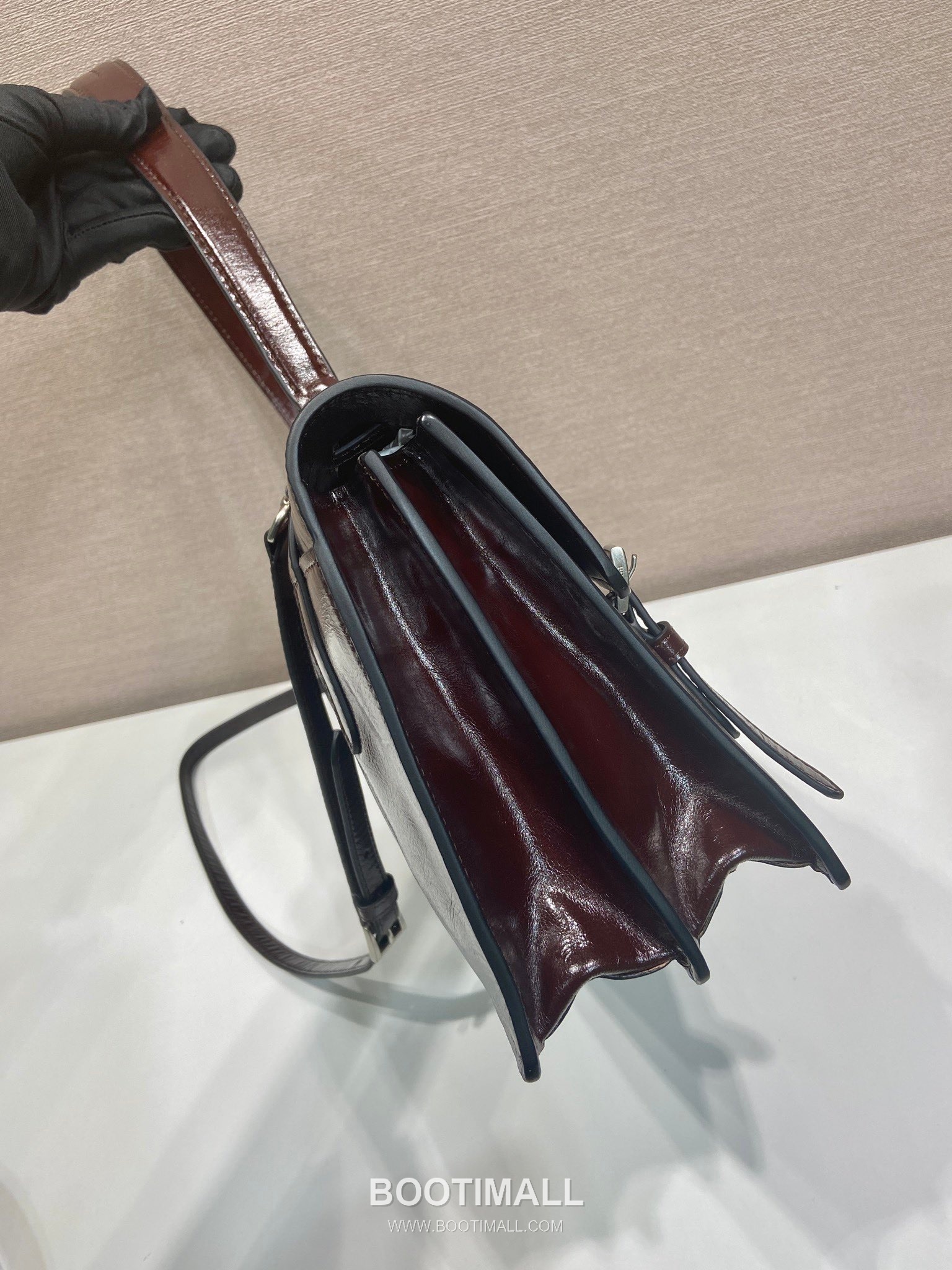 Prada Calfskin Leather Briefcase Style Tote Bag with Vertical Lock Detail 프라다 카프스킨 가죽 버티컬 락 디테일 브리프케이스 토트백 1BN024 38cm 5