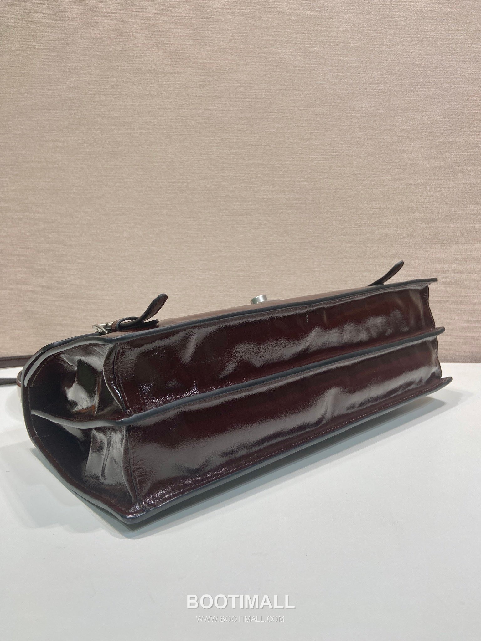 Prada Calfskin Leather Briefcase Style Tote Bag with Vertical Lock Detail 프라다 카프스킨 가죽 버티컬 락 디테일 브리프케이스 토트백 1BN024 38cm 6