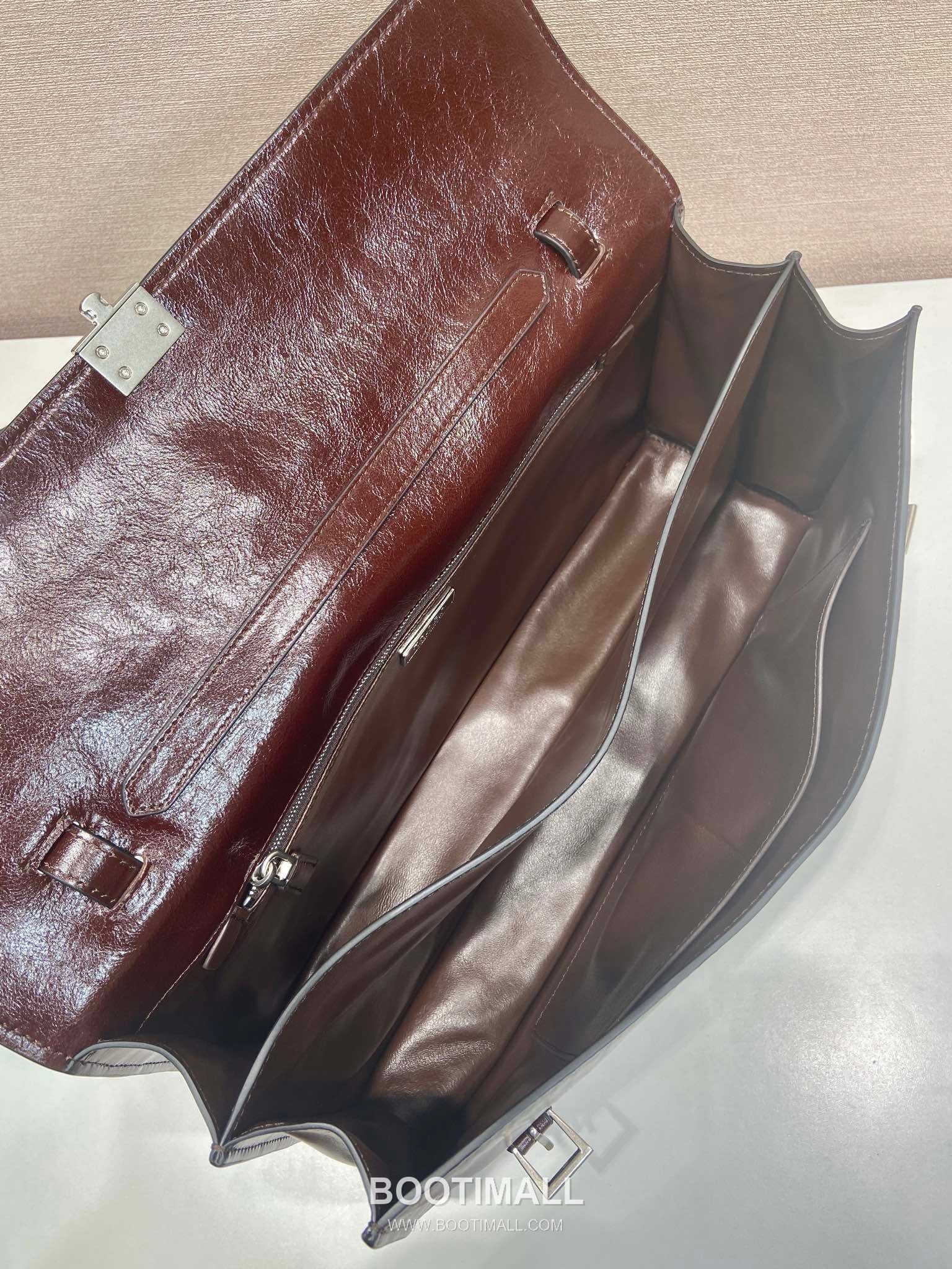 Prada Calfskin Leather Briefcase Style Tote Bag with Vertical Lock Detail 프라다 카프스킨 가죽 버티컬 락 디테일 브리프케이스 토트백 1BN024 38cm 8