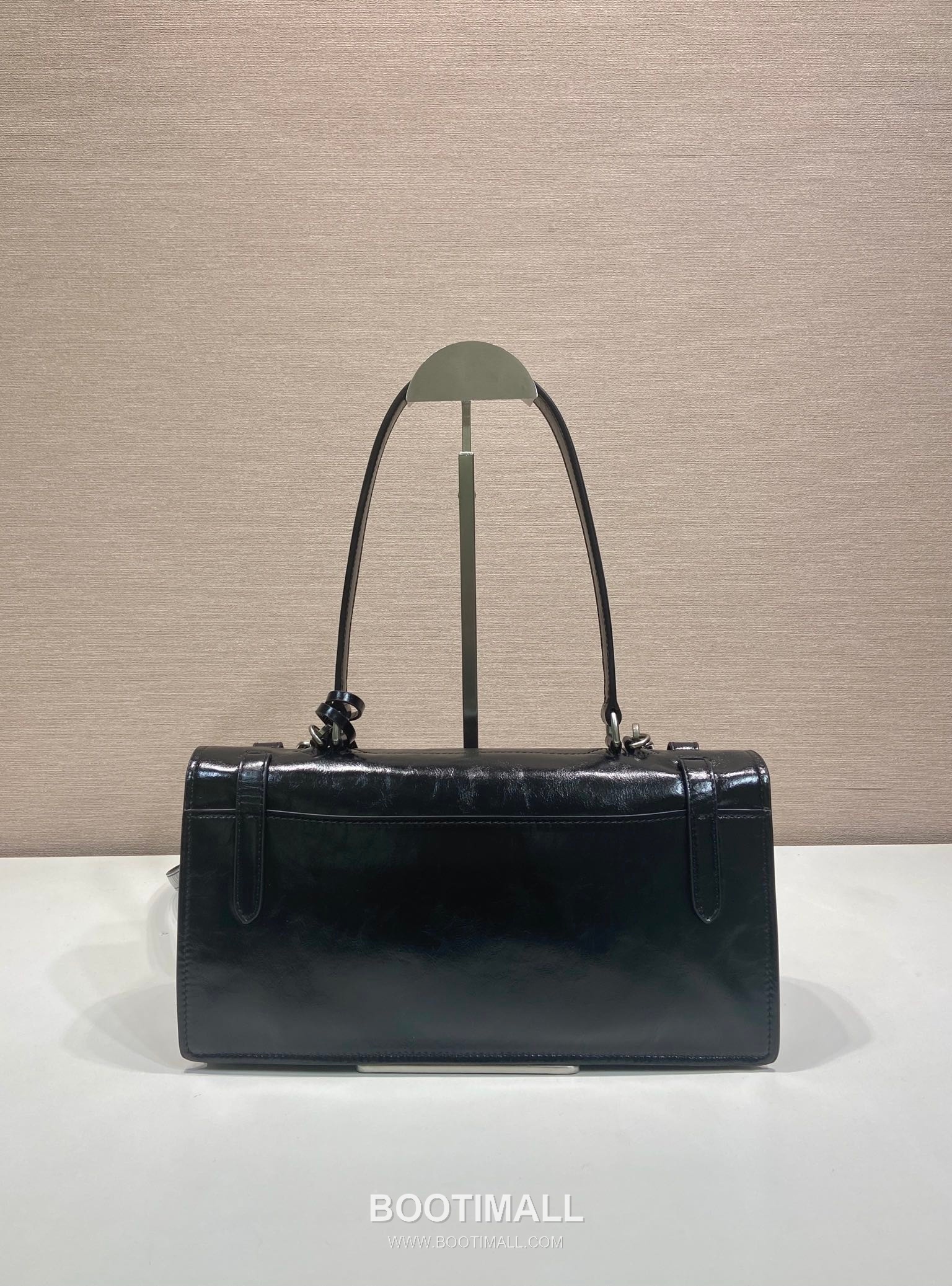 Prada Calfskin Leather Briefcase Style Tote Bag with Vertical Lock Detail 프라다 카프스킨 가죽 버티컬 락 디테일 브리프케이스 토트백 1BN026 32cm 4