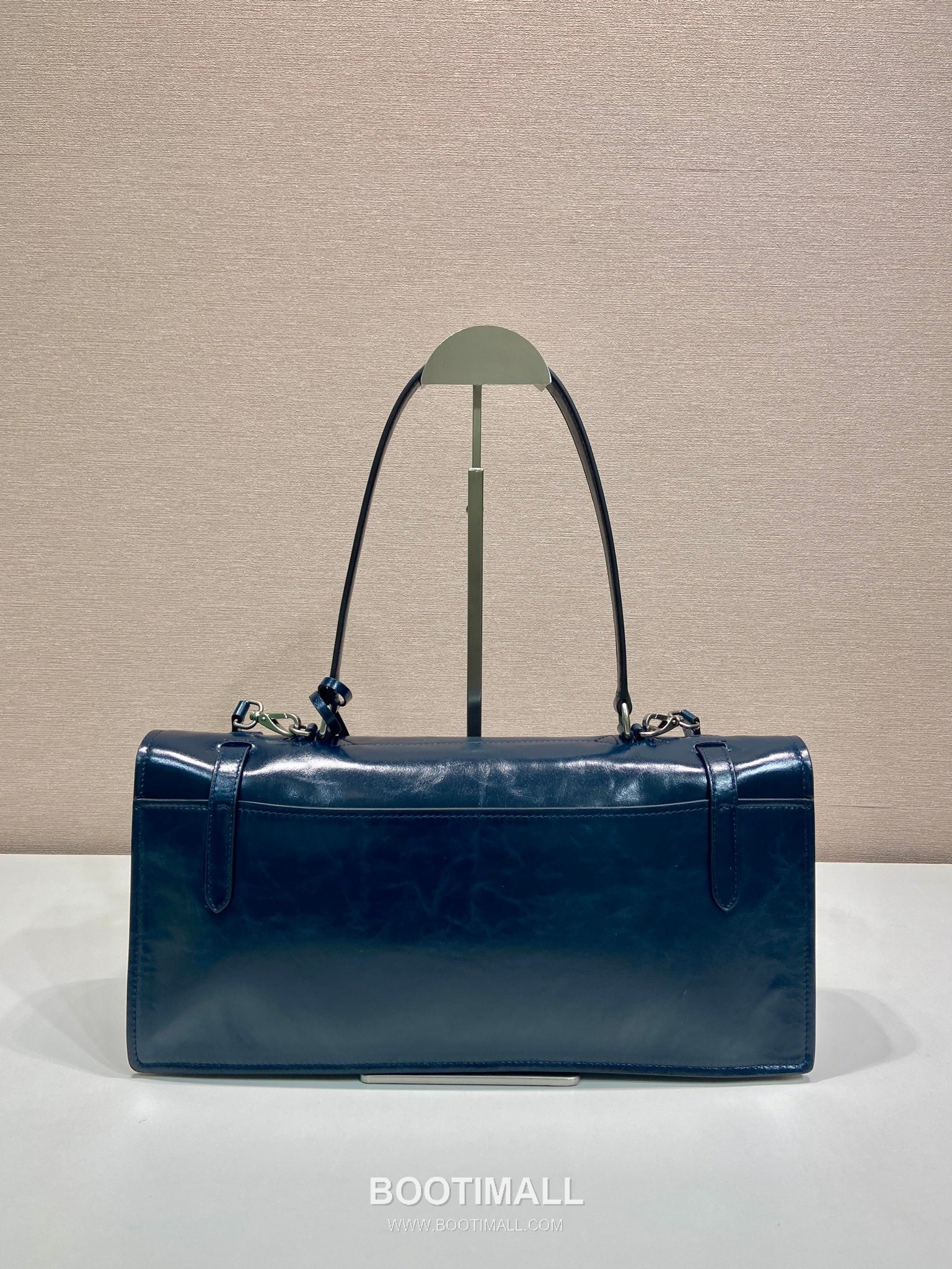 Prada Calfskin Leather Briefcase Style Tote Bag with Vertical Lock Detail 프라다 카프스킨 가죽 버티컬 락 디테일 브리프케이스 토트백 1BN024 38cm 4