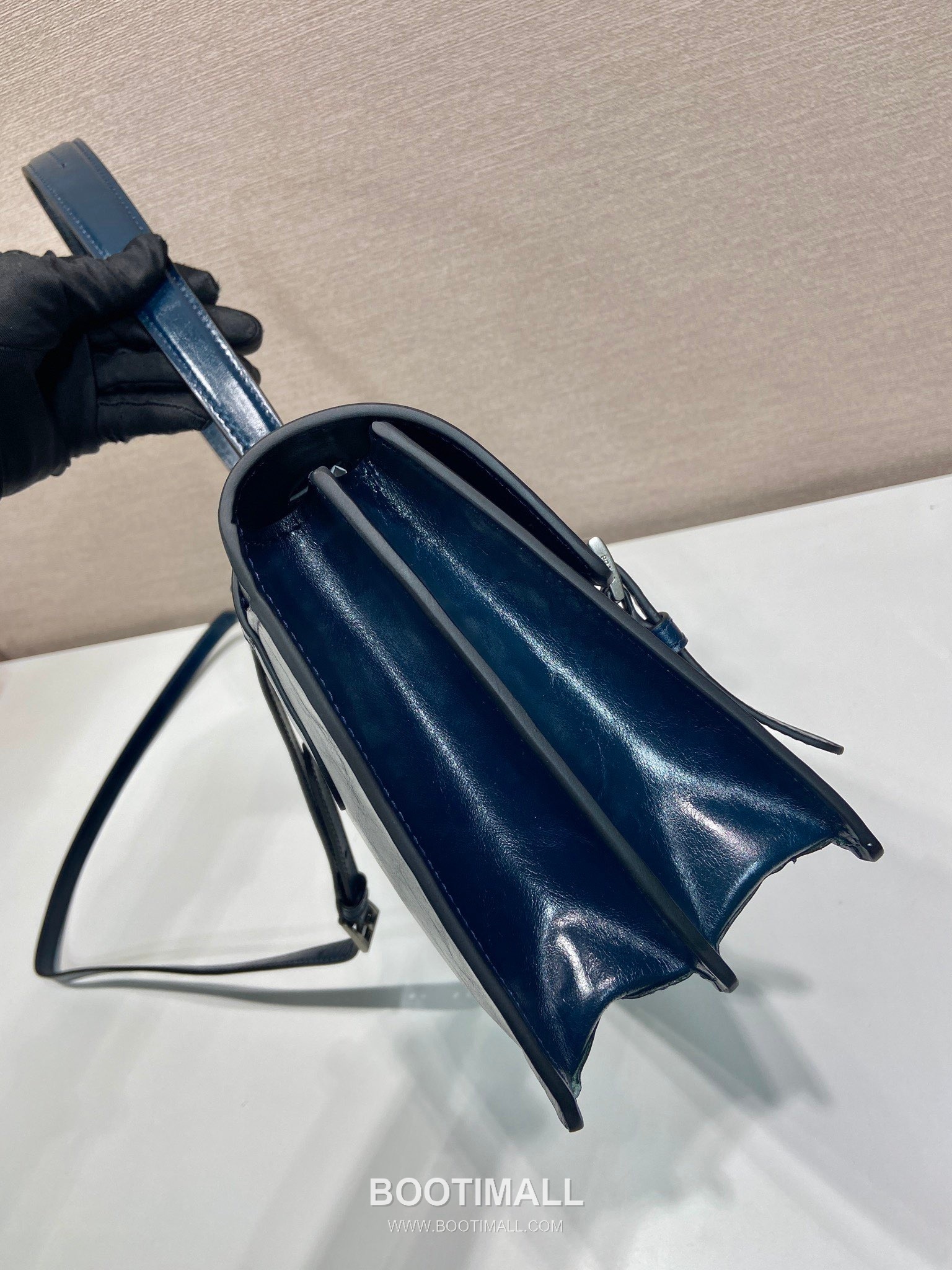 Prada Calfskin Leather Briefcase Style Tote Bag with Vertical Lock Detail 프라다 카프스킨 가죽 버티컬 락 디테일 브리프케이스 토트백 1BN024 38cm 6