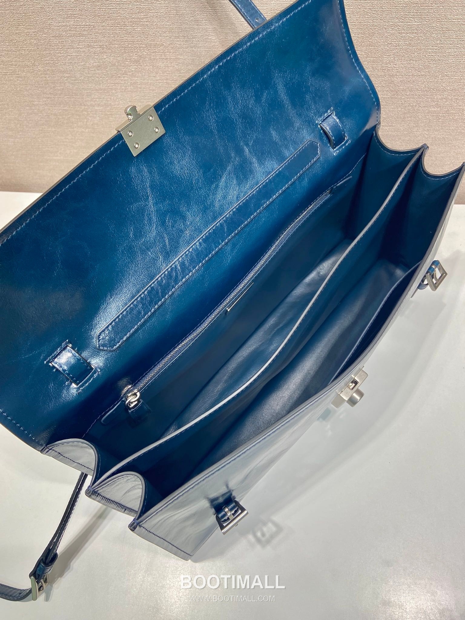 Prada Calfskin Leather Briefcase Style Tote Bag with Vertical Lock Detail 프라다 카프스킨 가죽 버티컬 락 디테일 브리프케이스 토트백 1BN024 38cm 8