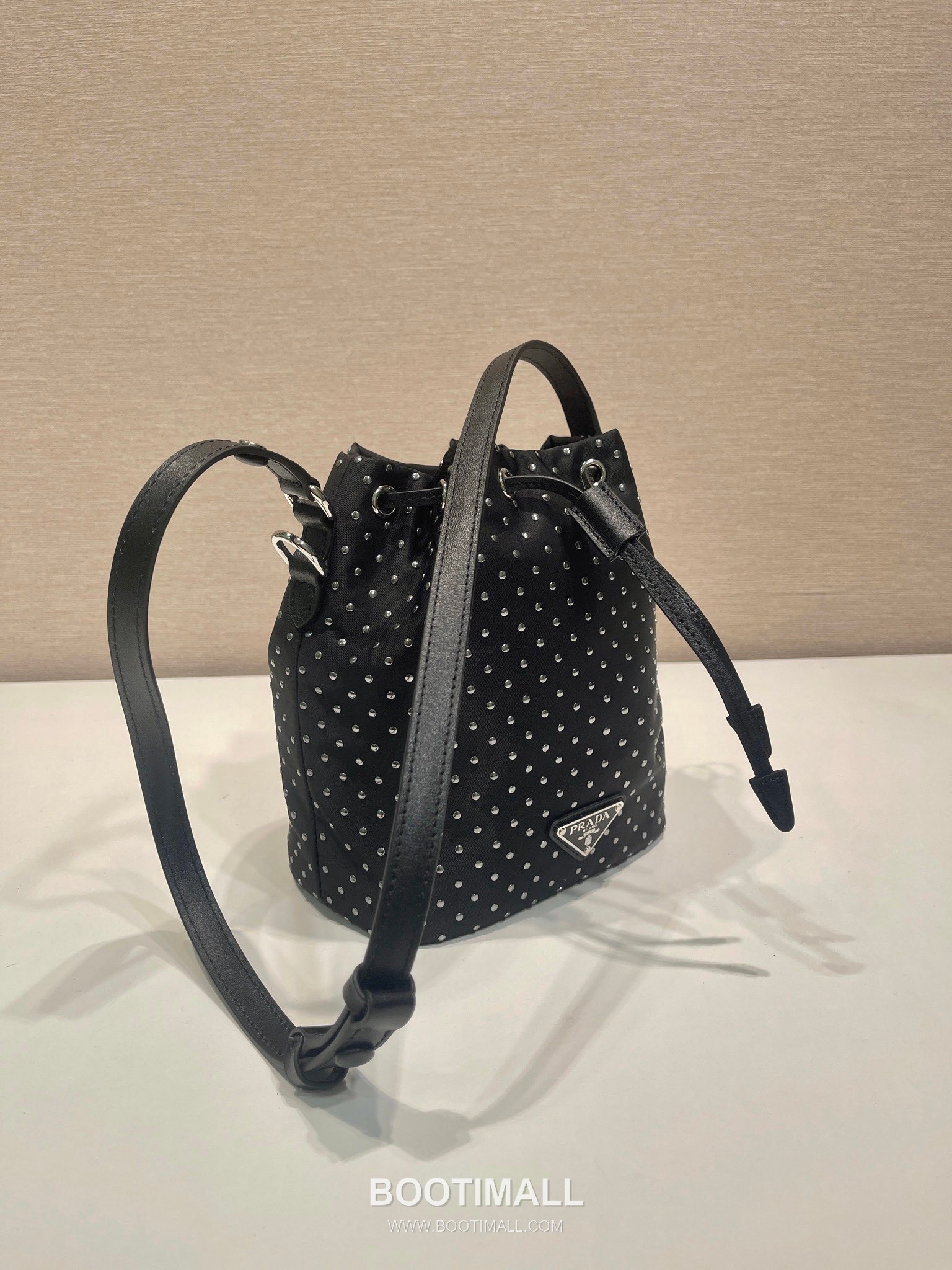 Prada Nylon Bucket Bag with Stud Detail and Leather Strap 프라다 나일론 스터드 디테일 레더 스트랩 버킷백 1BE067 15.5cm 2
