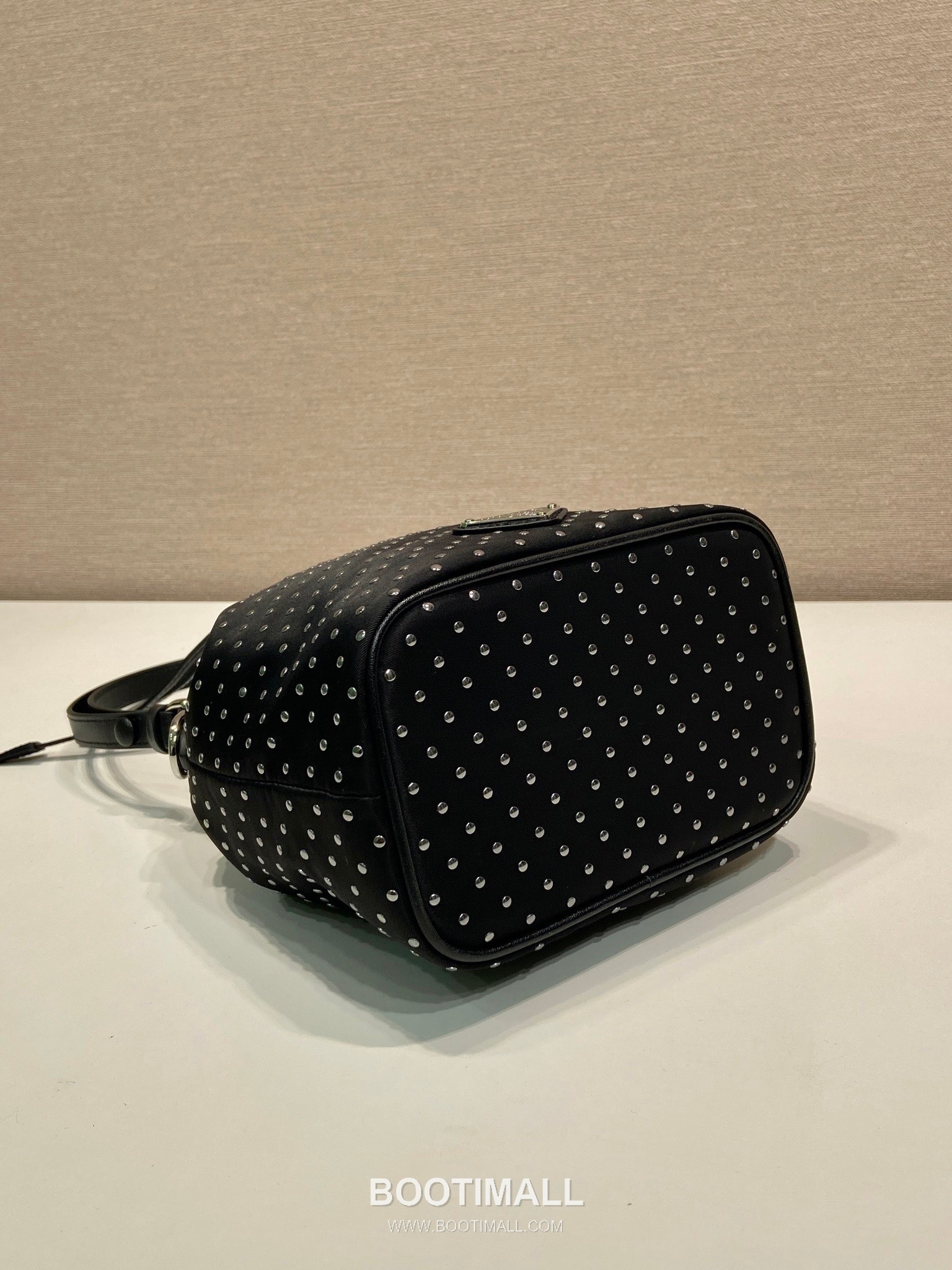 Prada Nylon Bucket Bag with Stud Detail and Leather Strap 프라다 나일론 스터드 디테일 레더 스트랩 버킷백 1BE067 15.5cm 5