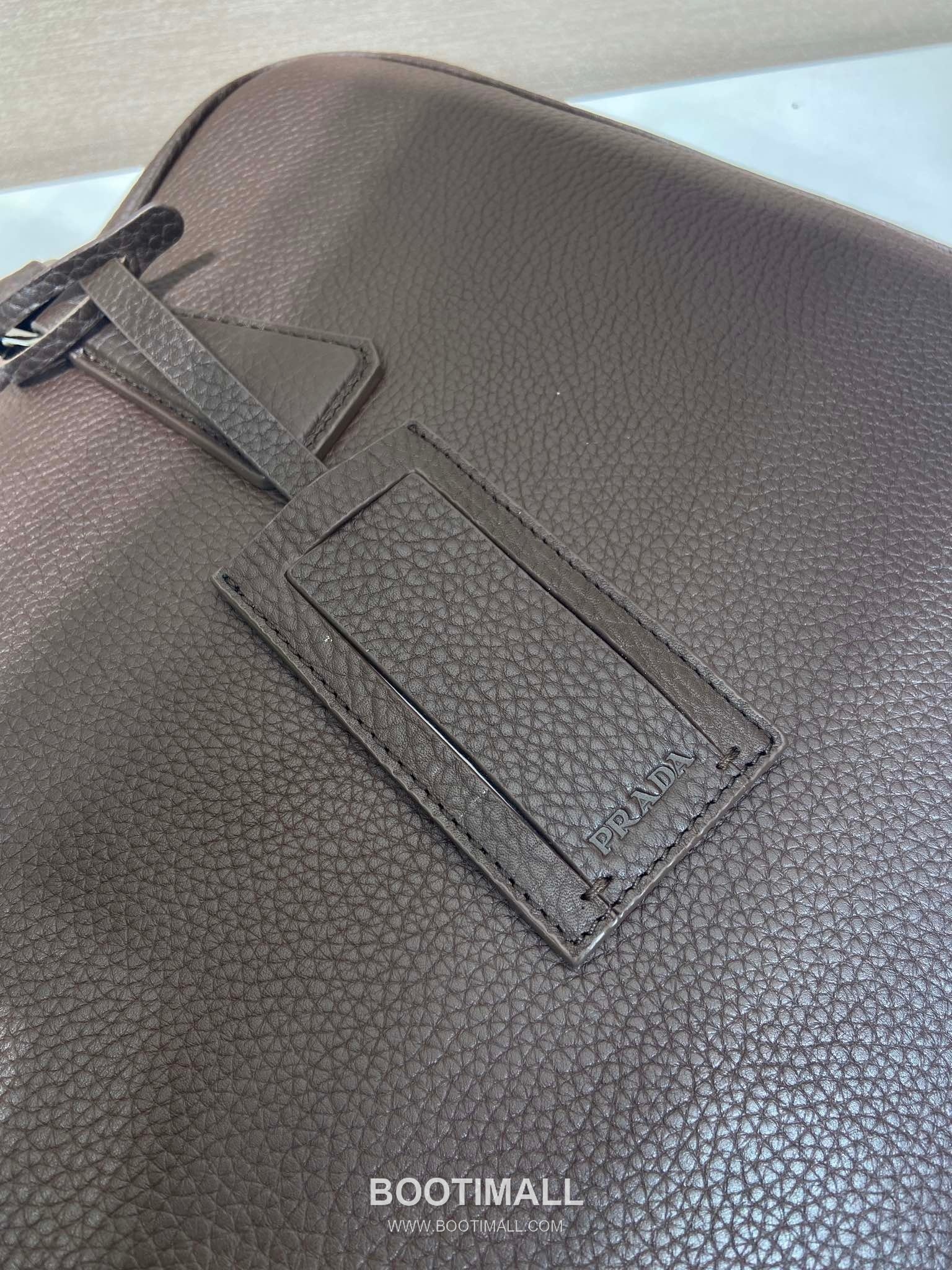 Prada Deerskin Calf Leather Briefcase Bag with Lock Detail and Name Tag 프라다 디어스킨 카프 가죽 락 디테일 네임태그 브리프케이스 2VE027 40cm 7