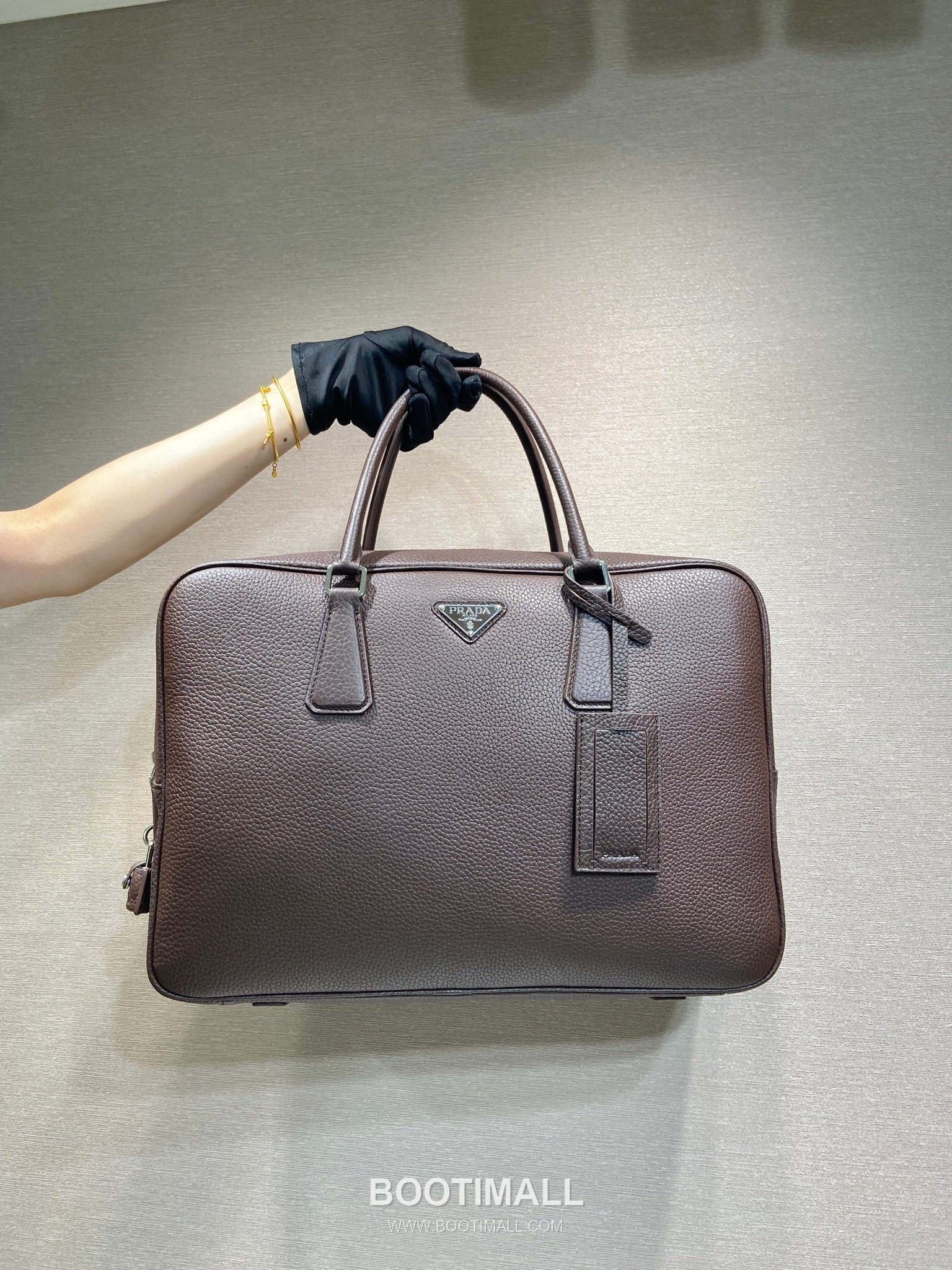 Prada Deerskin Calf Leather Briefcase Bag with Lock Detail and Name Tag 프라다 디어스킨 카프 가죽 락 디테일 네임태그 브리프케이스 2VE027 40cm 10