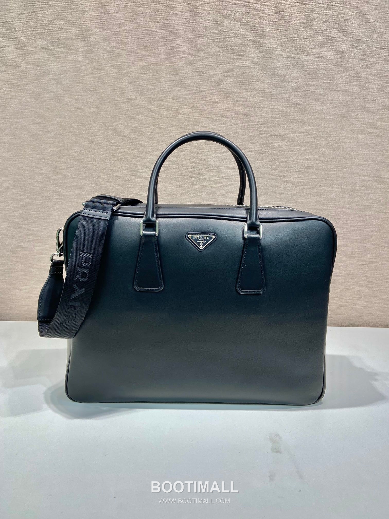 Prada Calfskin Leather Double Compartment Briefcase with Nylon Strap 프라다 카프스킨 가죽 더블 컴파트먼트 나일론 스트랩 브리프케이스 2VE025 39cm 2