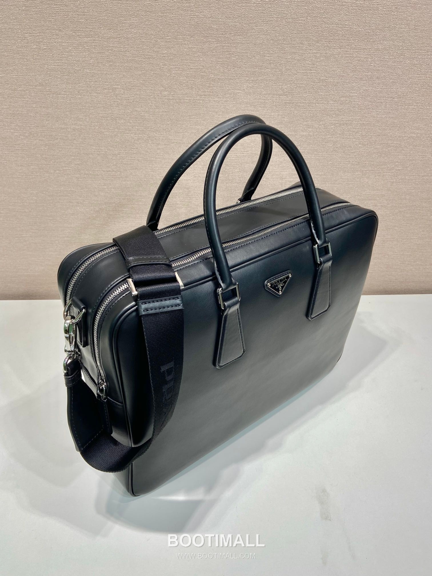 Prada Calfskin Leather Double Compartment Briefcase with Nylon Strap 프라다 카프스킨 가죽 더블 컴파트먼트 나일론 스트랩 브리프케이스 2VE025 39cm 3